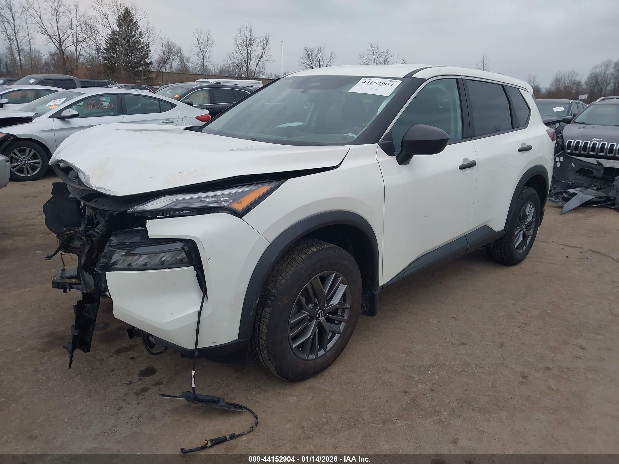 NISSAN ROGUE image 2