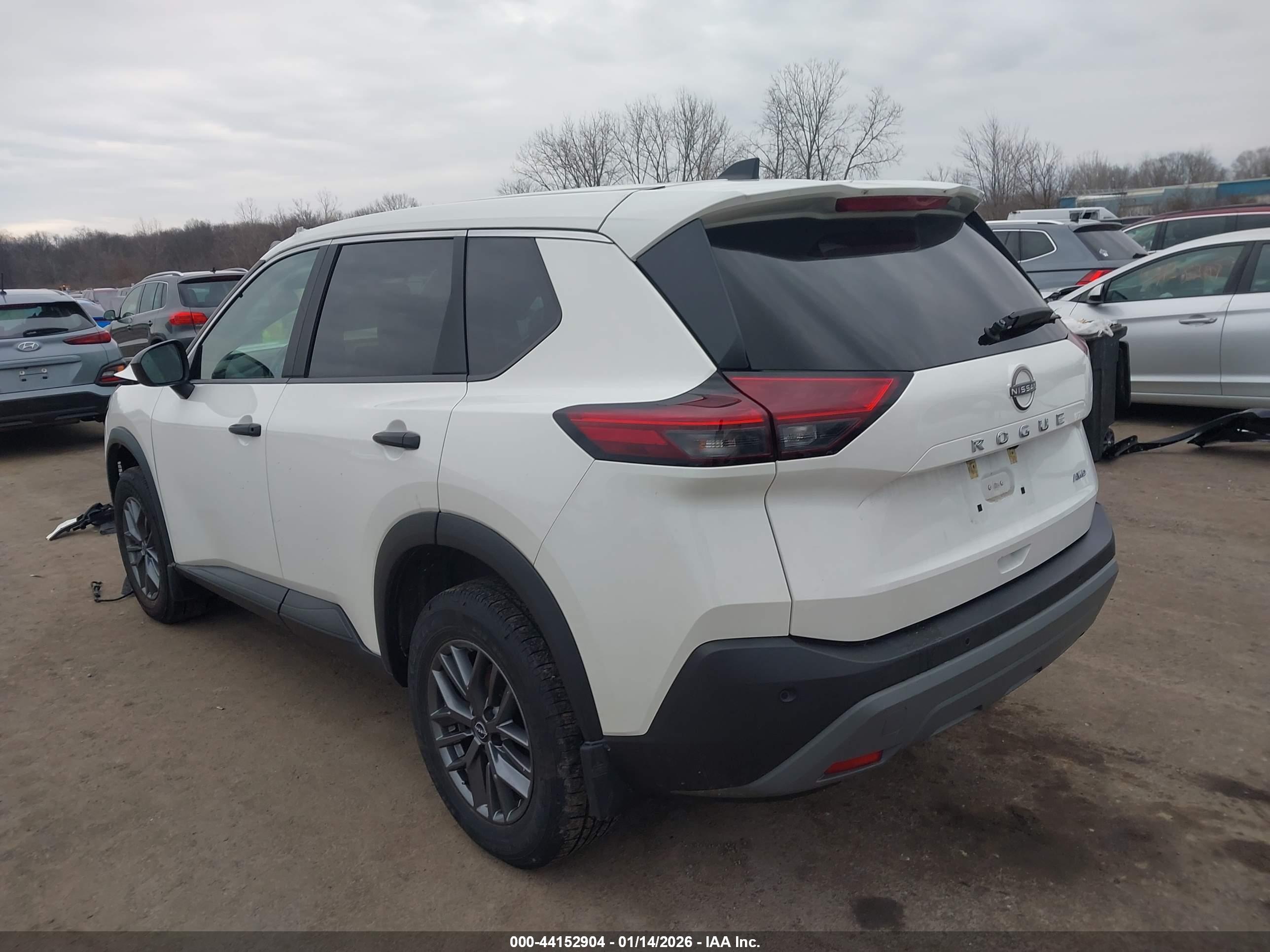 NISSAN ROGUE image 3