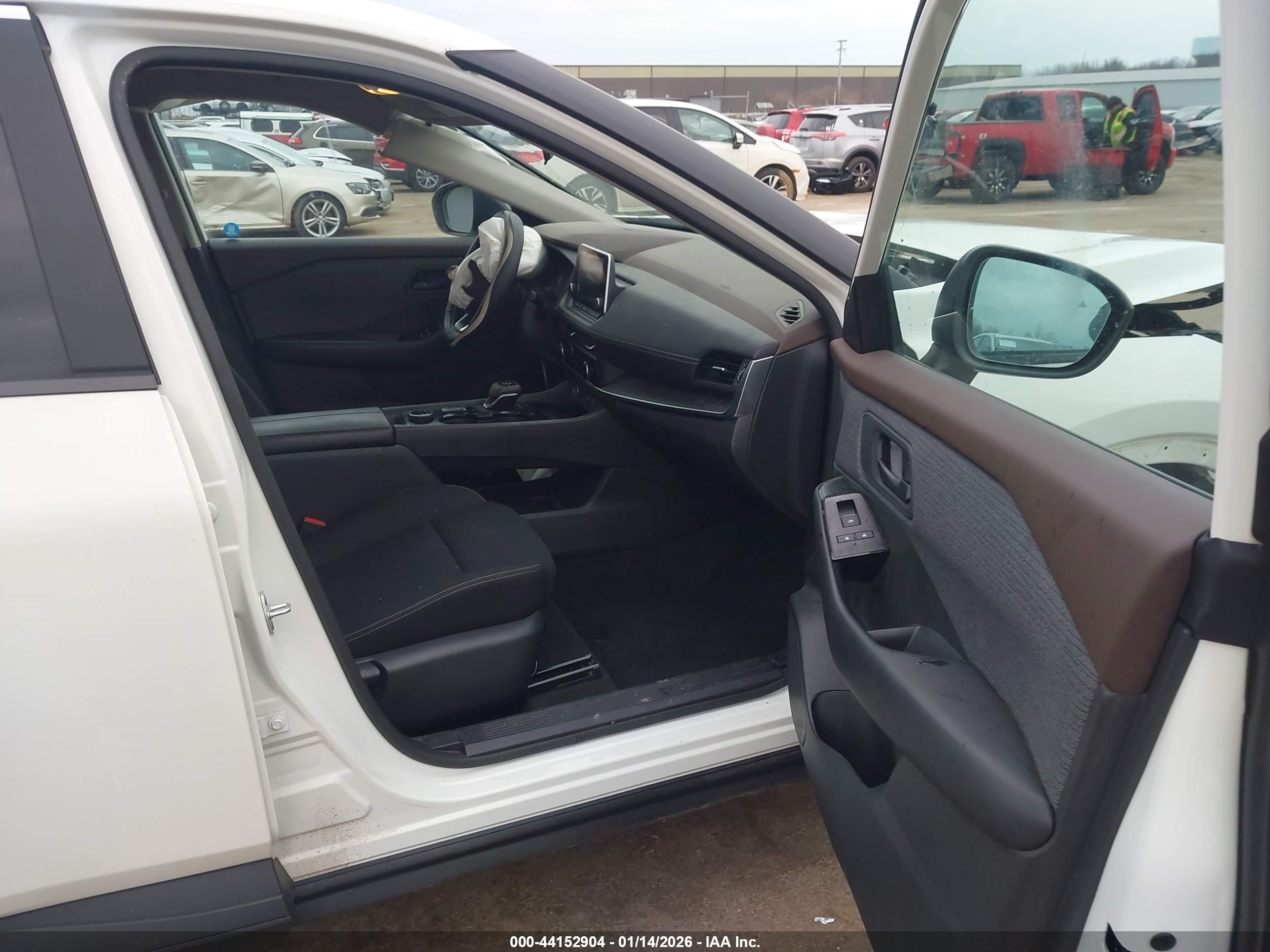 NISSAN ROGUE image 5