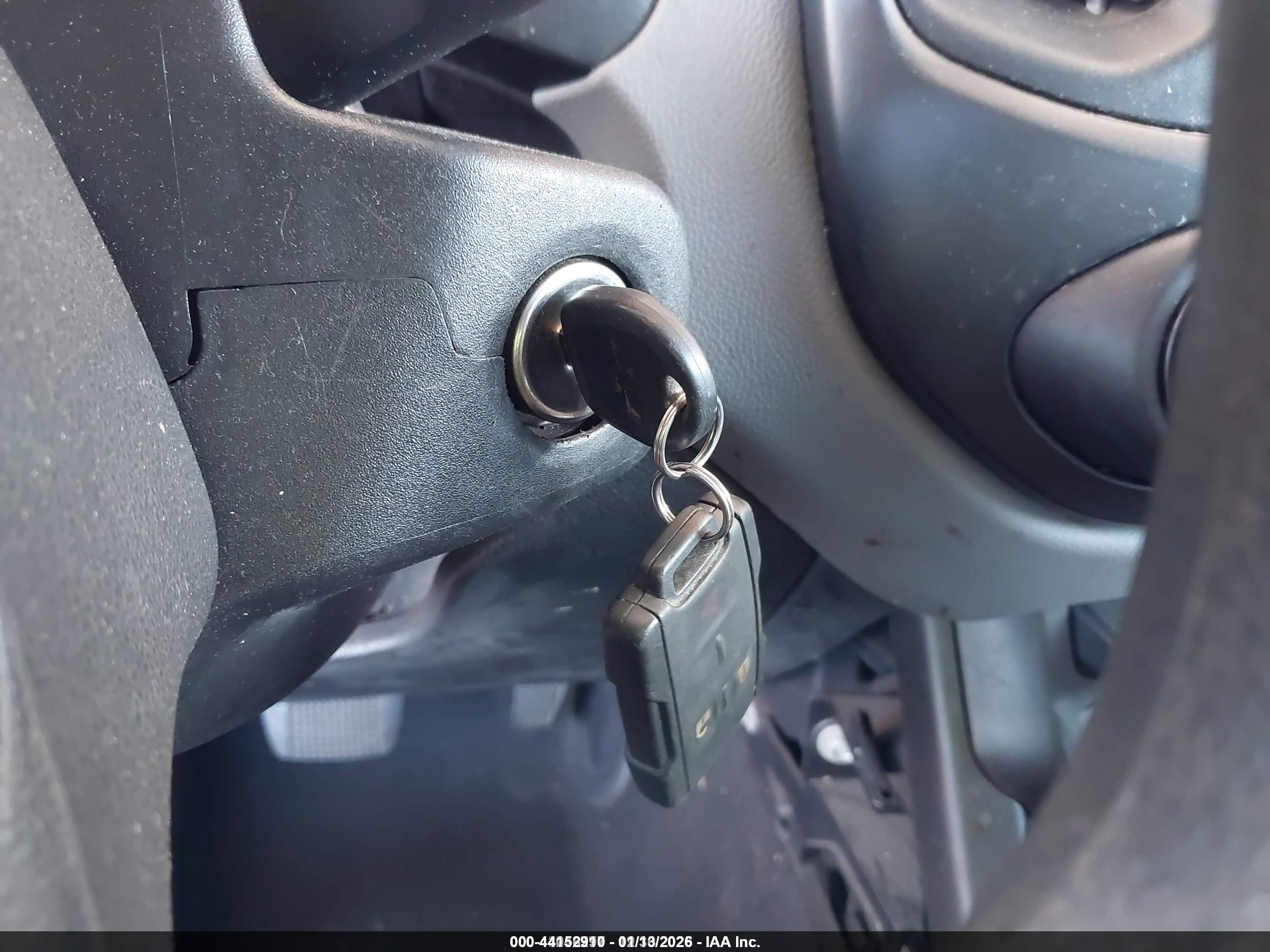 CHEVROLET COLORADO image 11