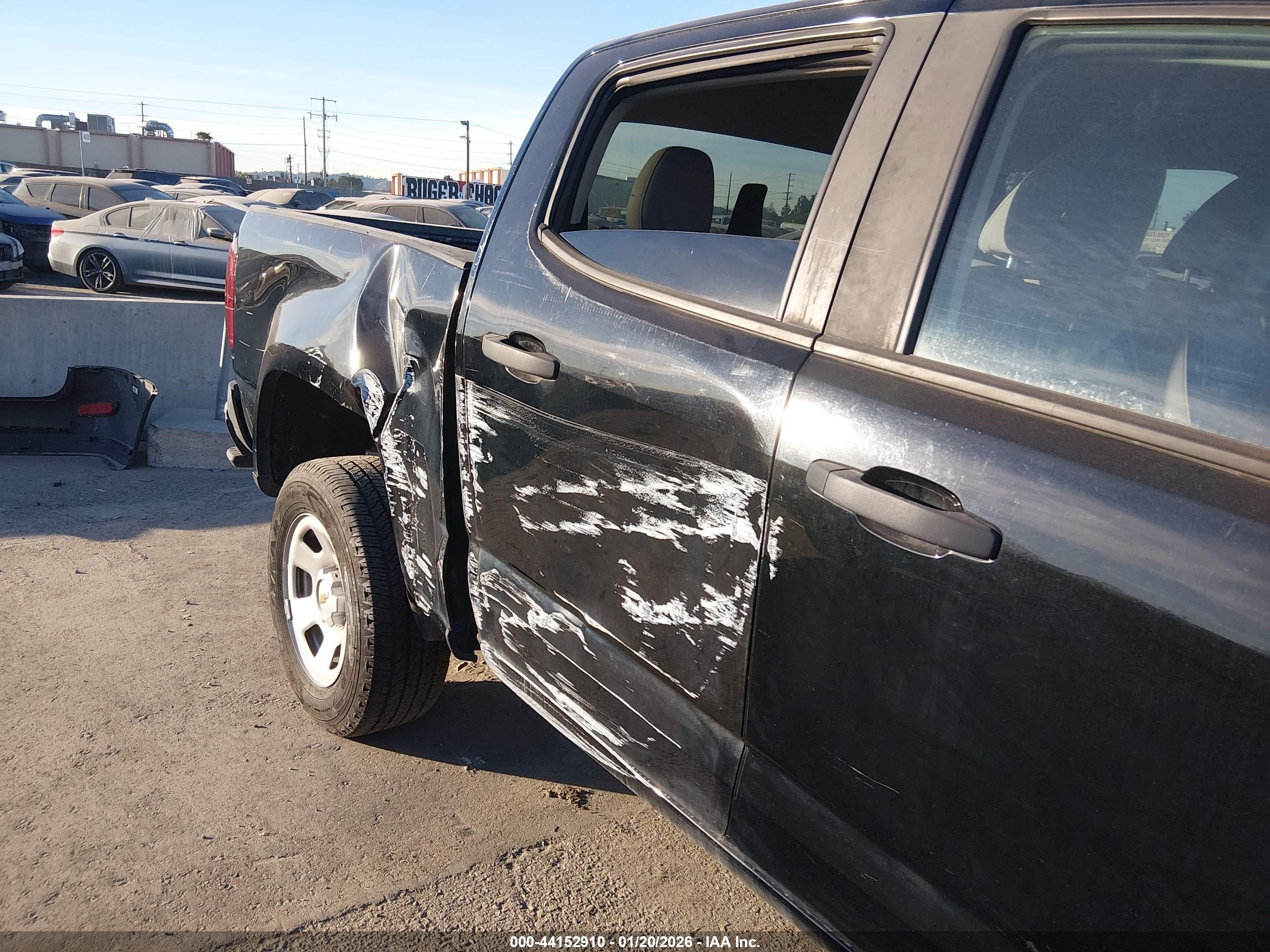 CHEVROLET COLORADO image 6