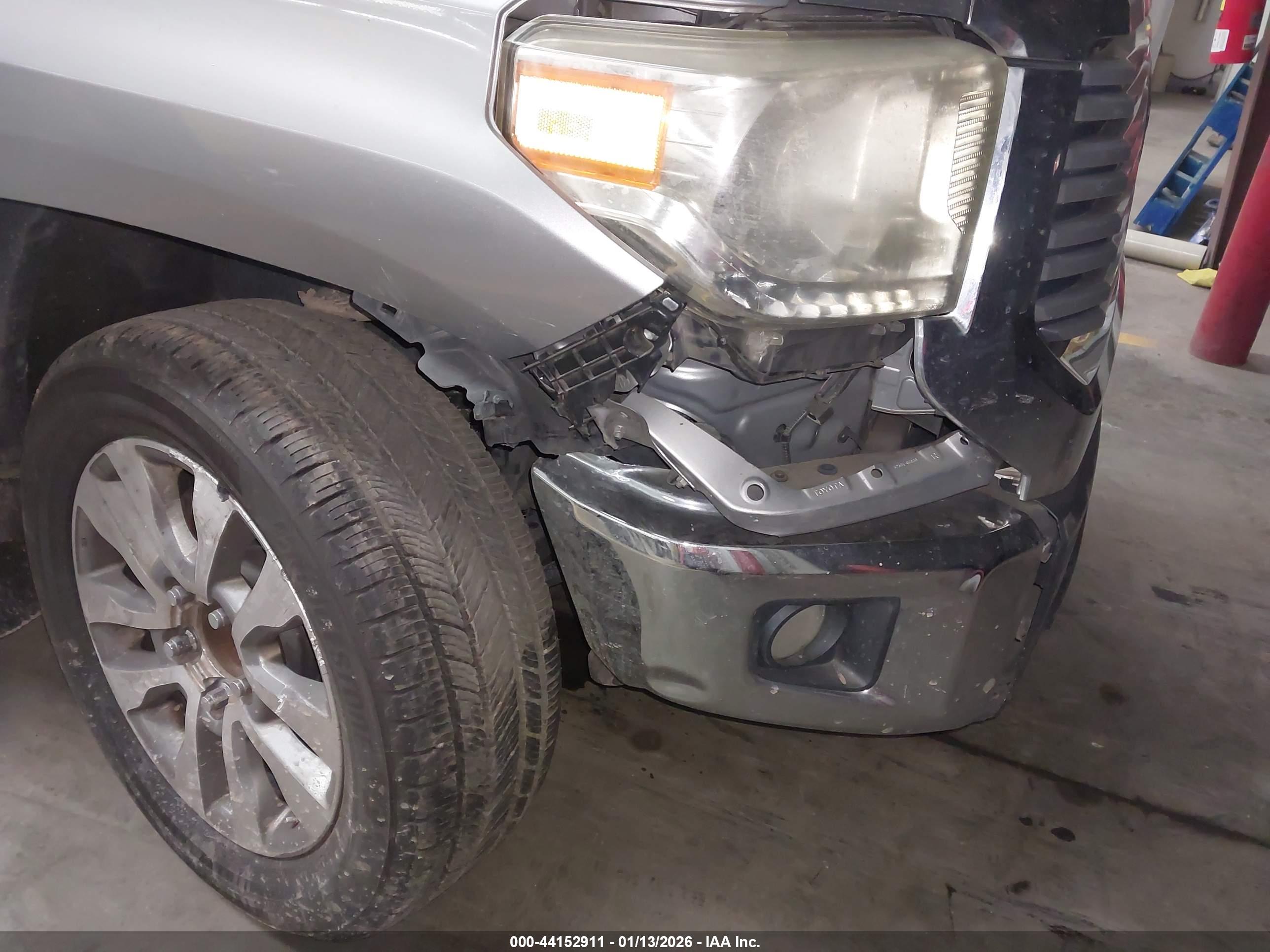 TOYOTA TUNDRA image 6