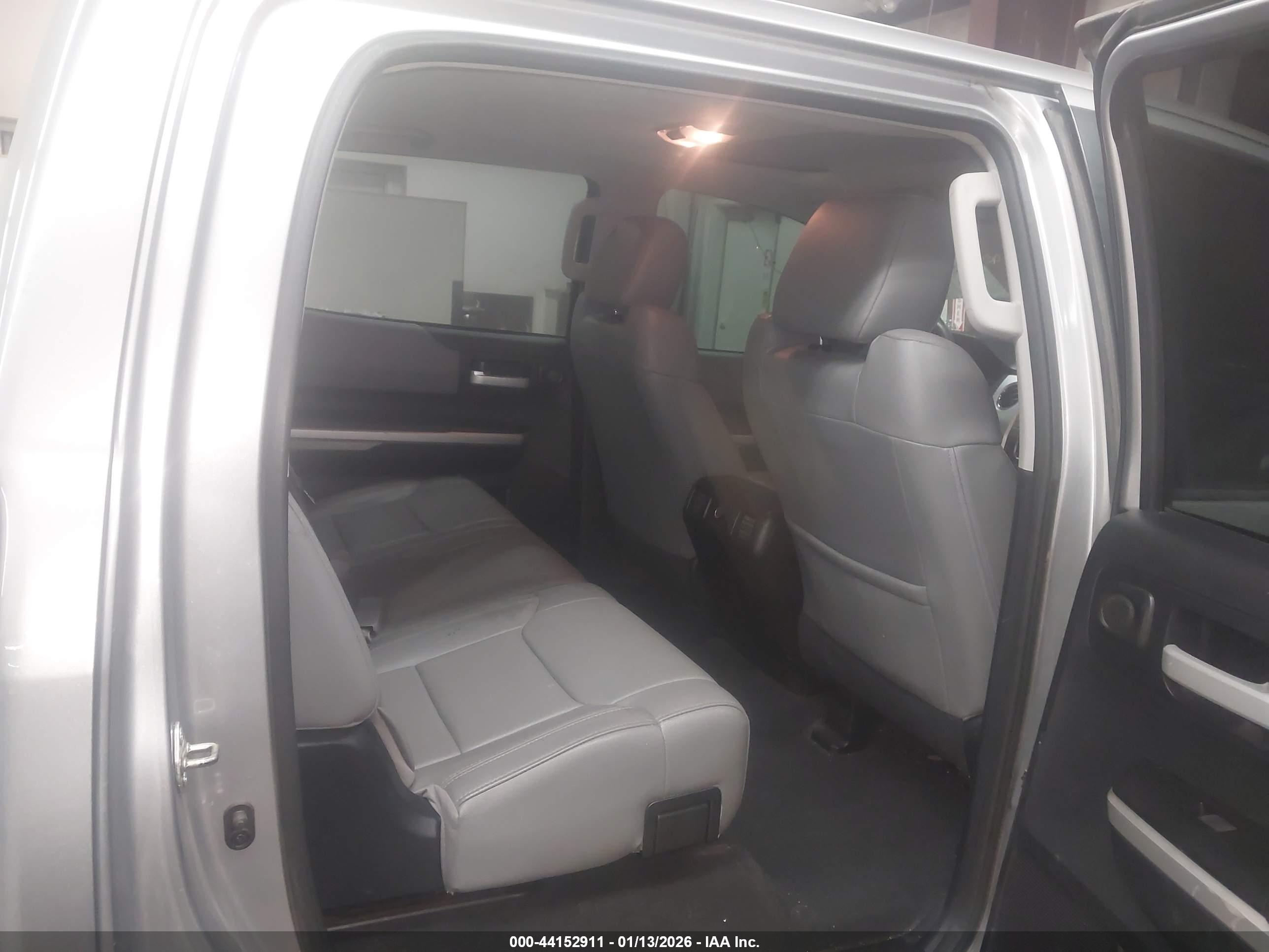 TOYOTA TUNDRA image 8