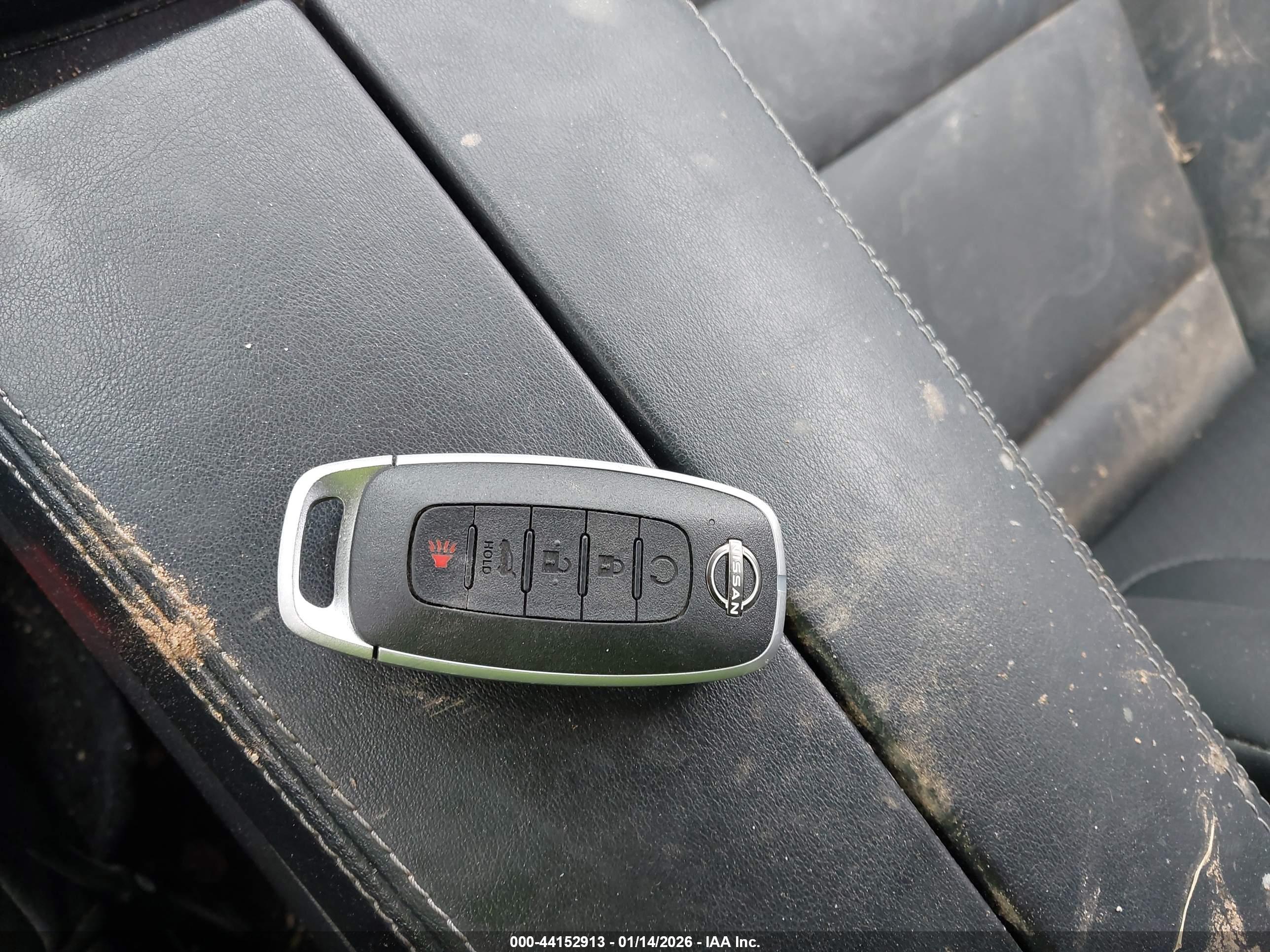 NISSAN ROGUE image 11