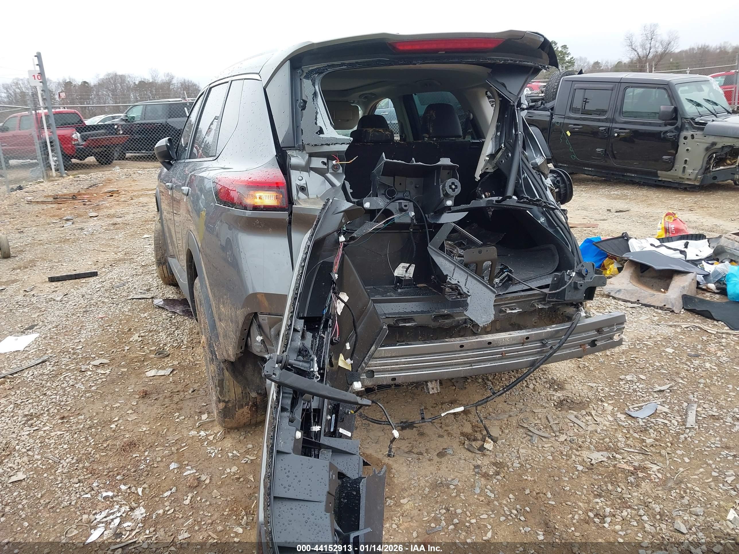 NISSAN ROGUE image 6