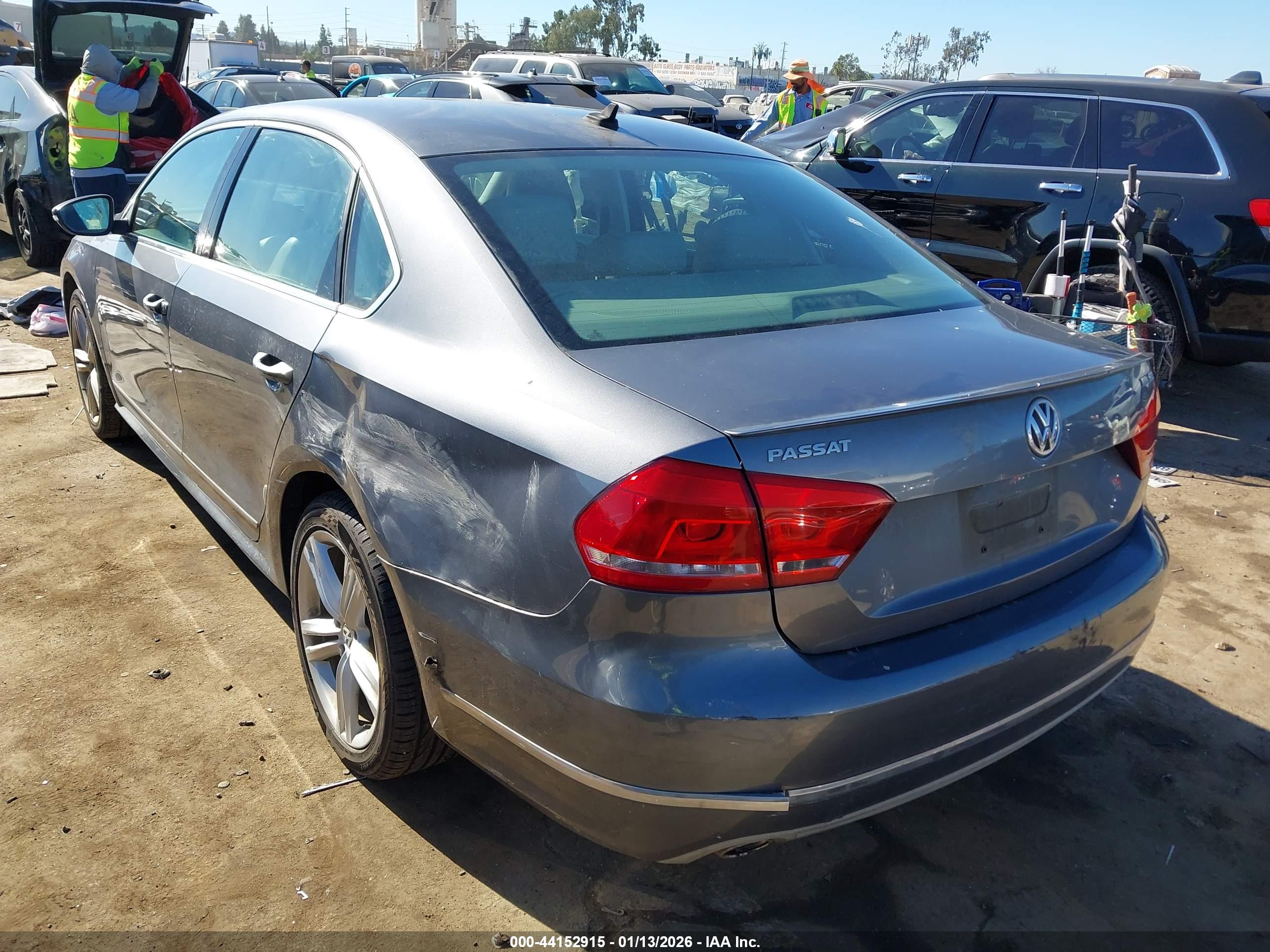 VOLKSWAGEN PASSAT image 3