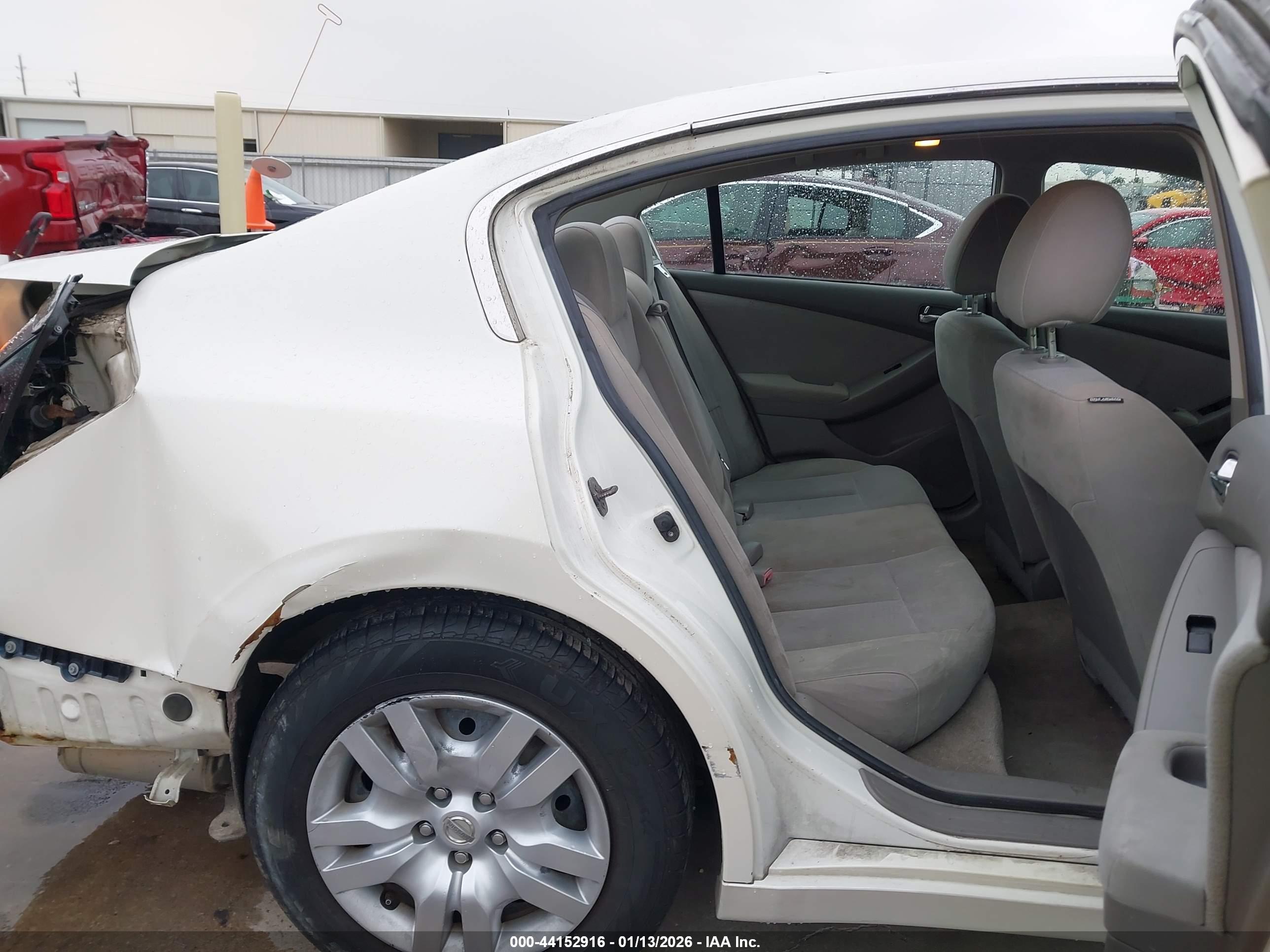 NISSAN ALTIMA image 8