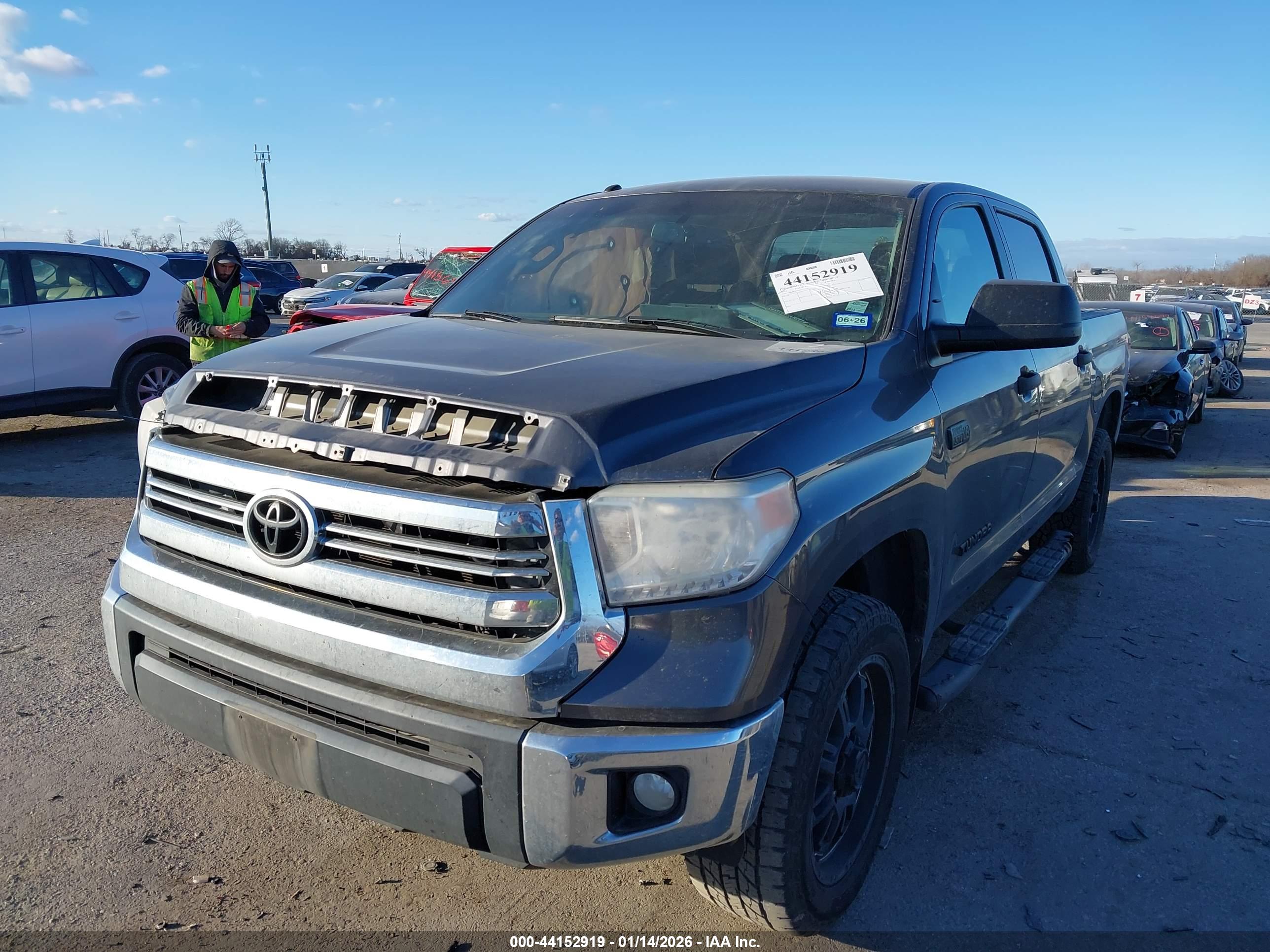 TOYOTA TUNDRA image 2