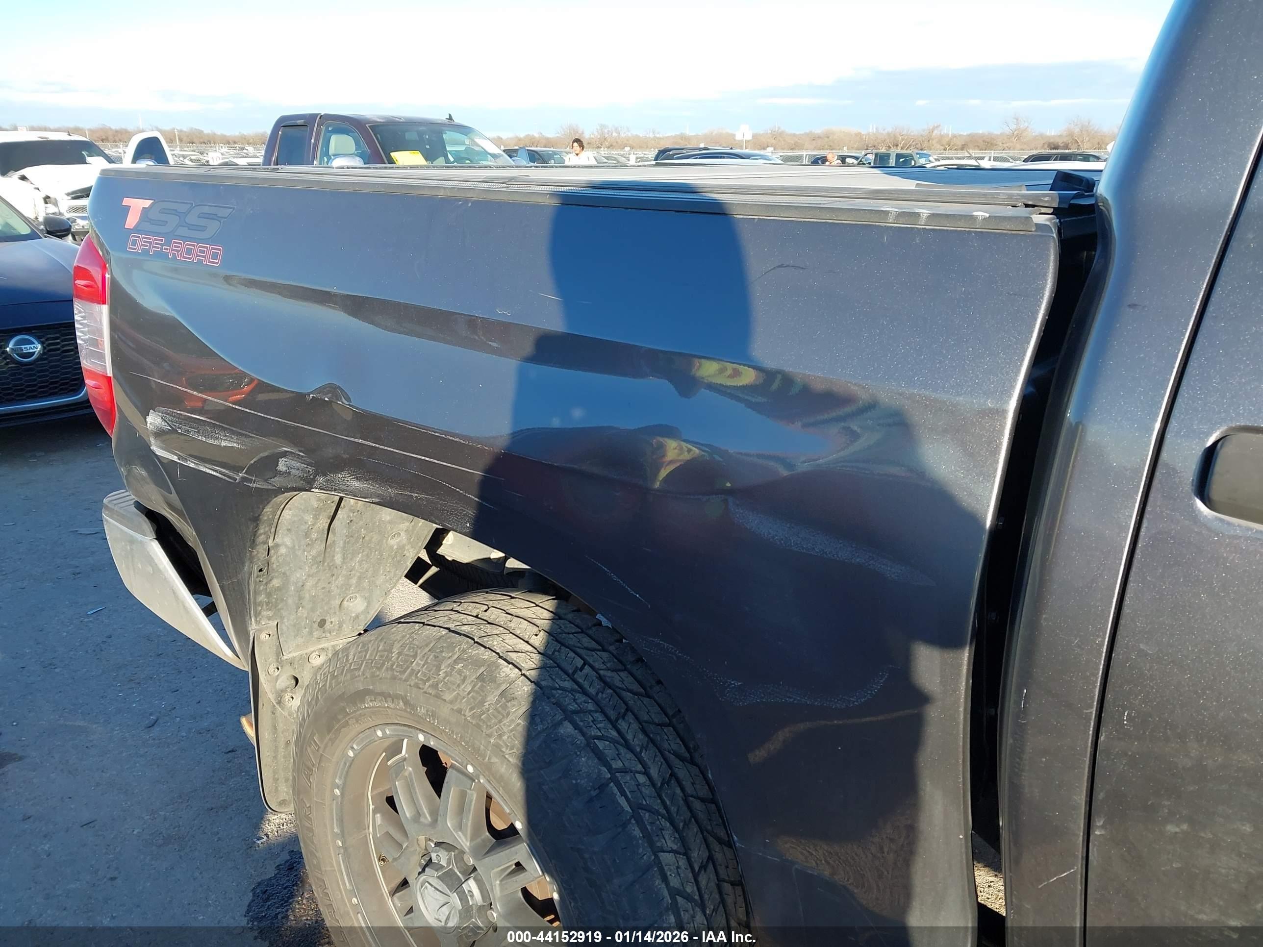 TOYOTA TUNDRA image 6