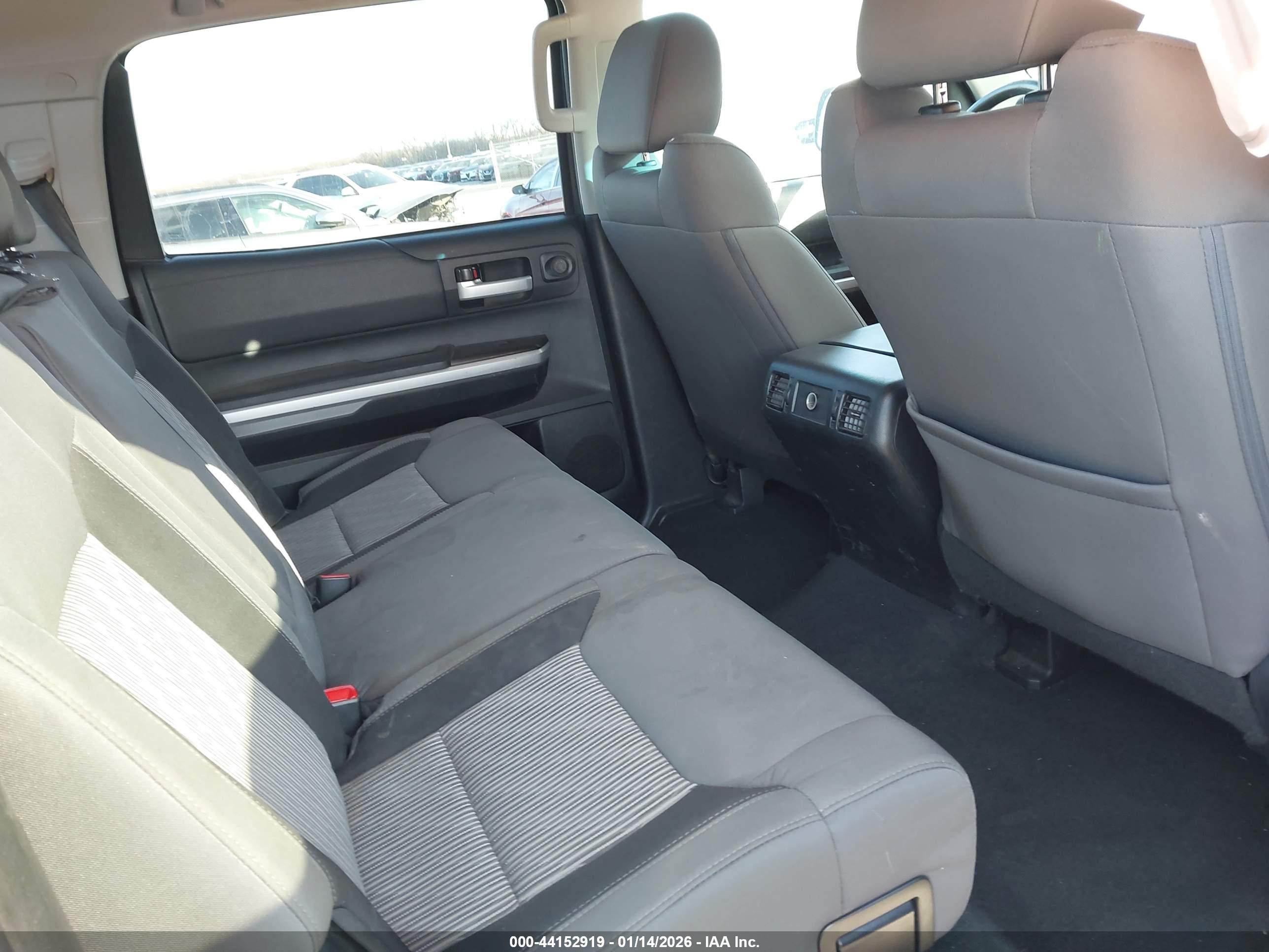TOYOTA TUNDRA image 8