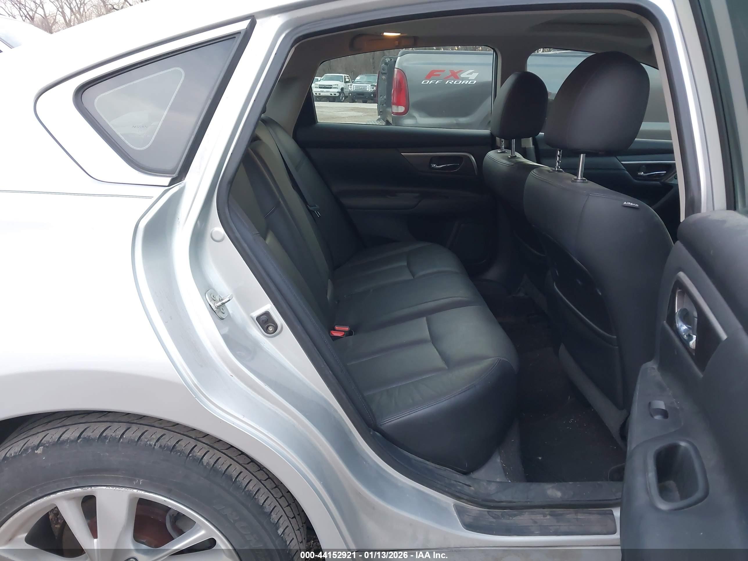 NISSAN ALTIMA image 8