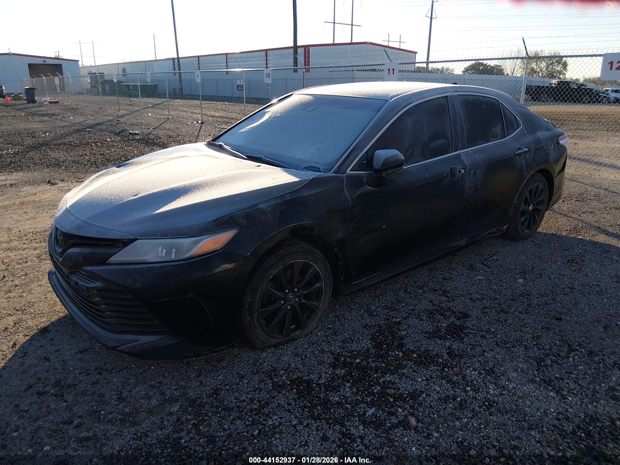 TOYOTA CAMRY image 2