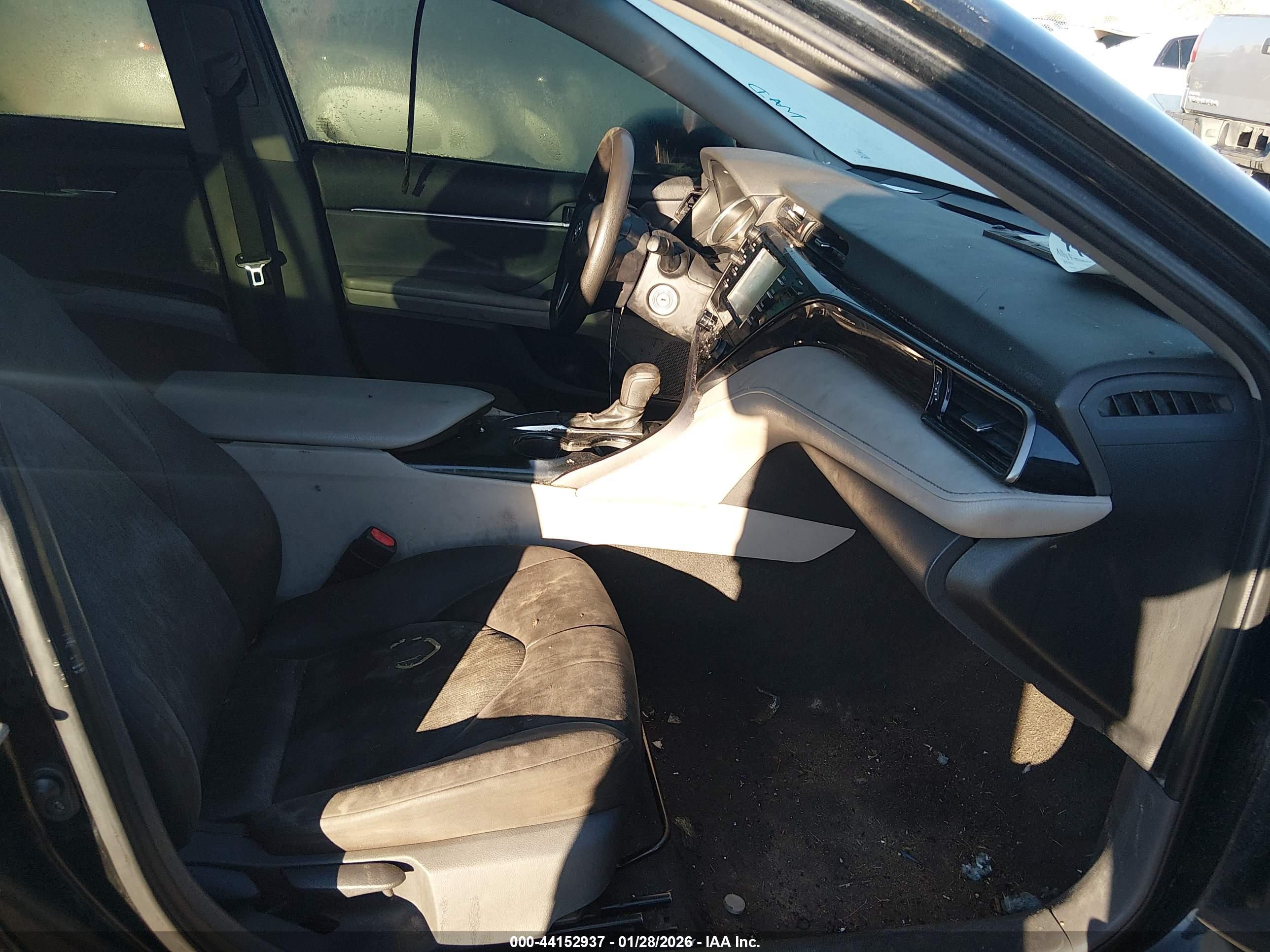 TOYOTA CAMRY image 5