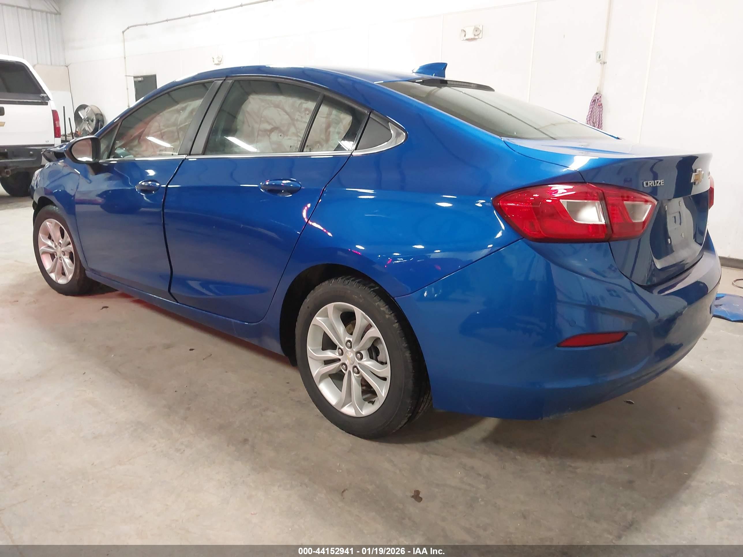CHEVROLET CRUZE image 3