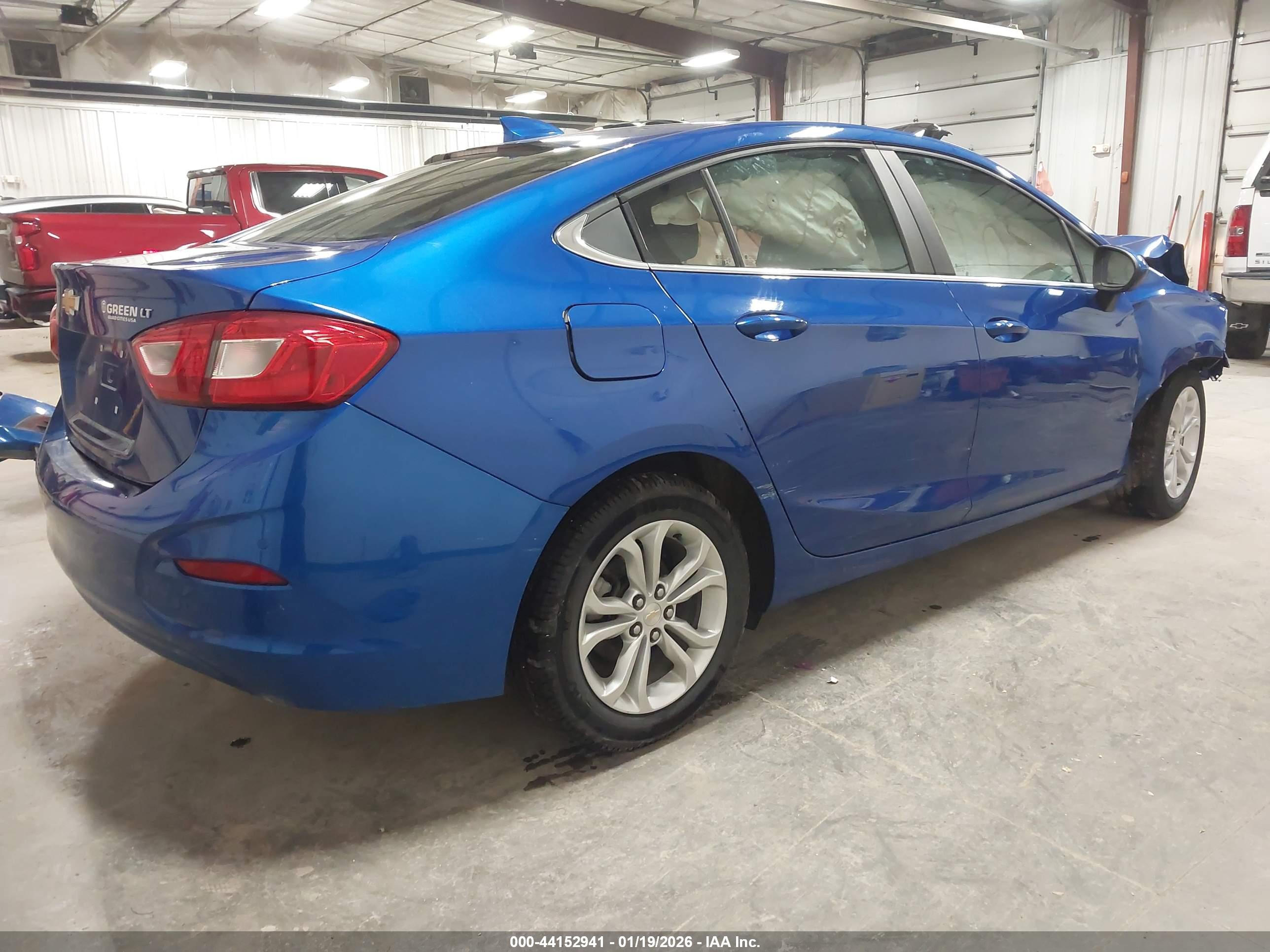 CHEVROLET CRUZE image 4