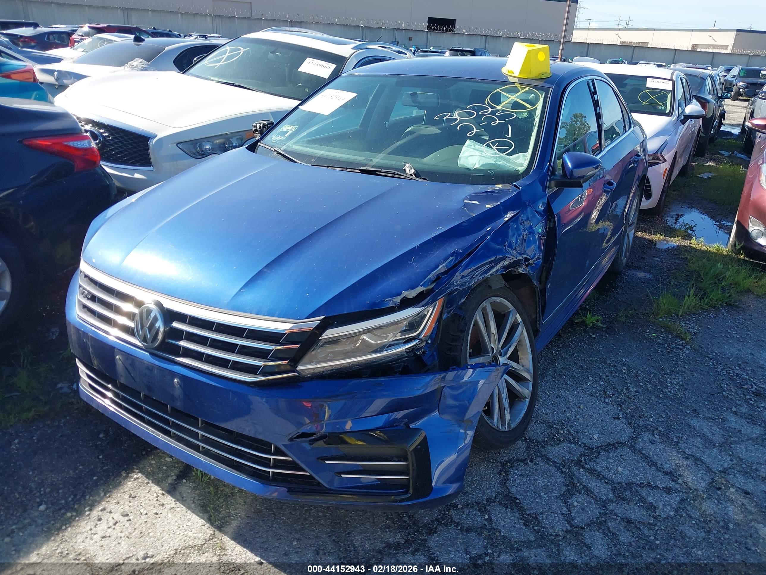VOLKSWAGEN PASSAT image 2
