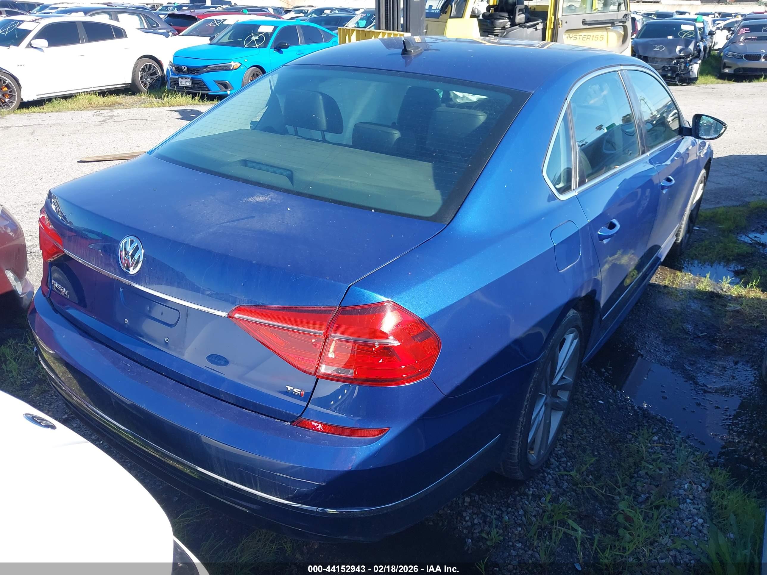 VOLKSWAGEN PASSAT image 4