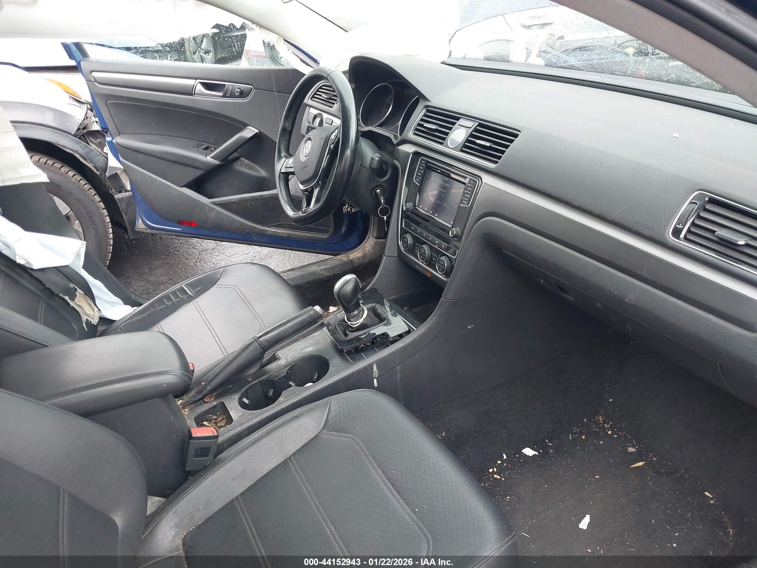 VOLKSWAGEN PASSAT image 5