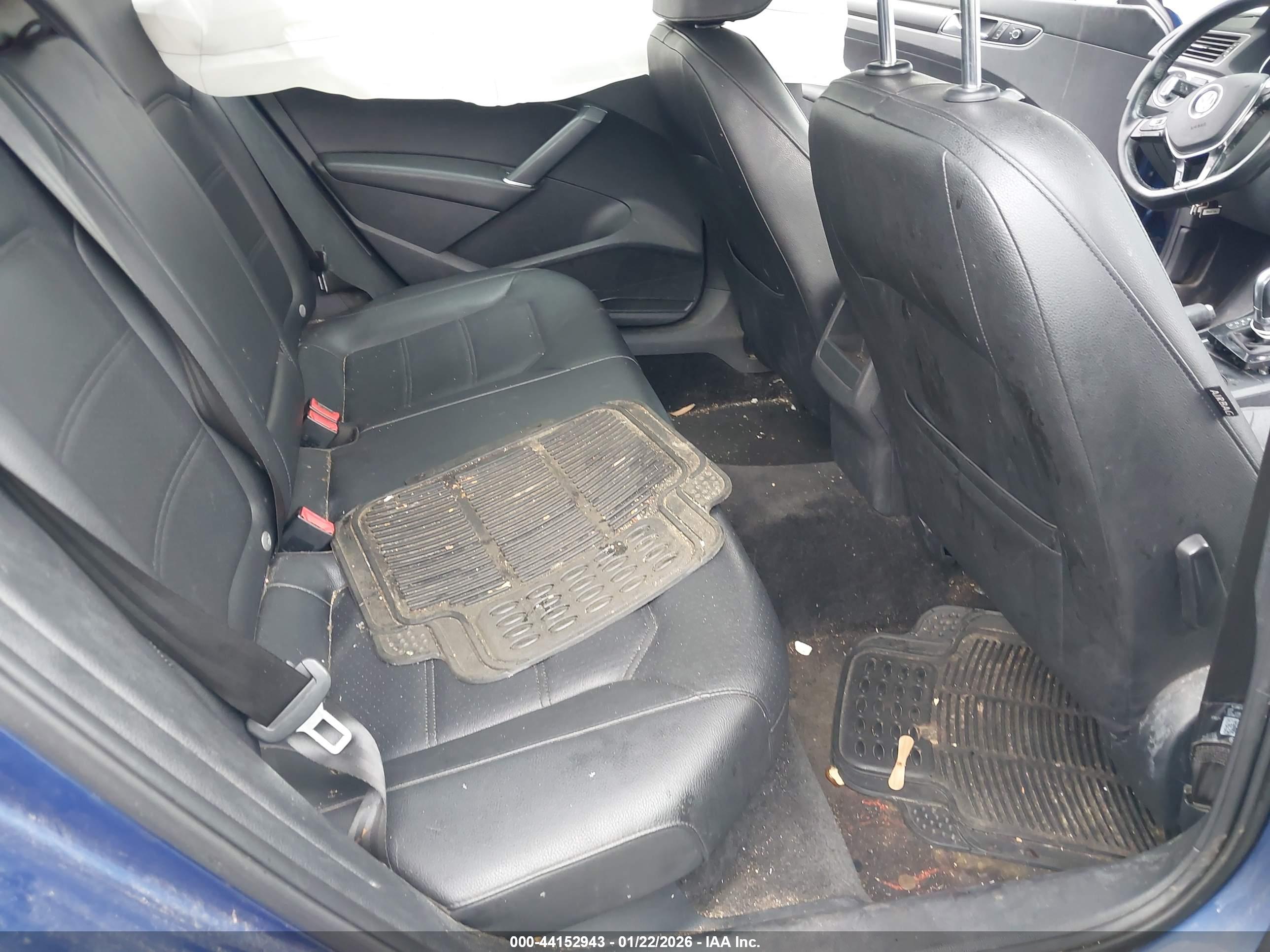 VOLKSWAGEN PASSAT image 8