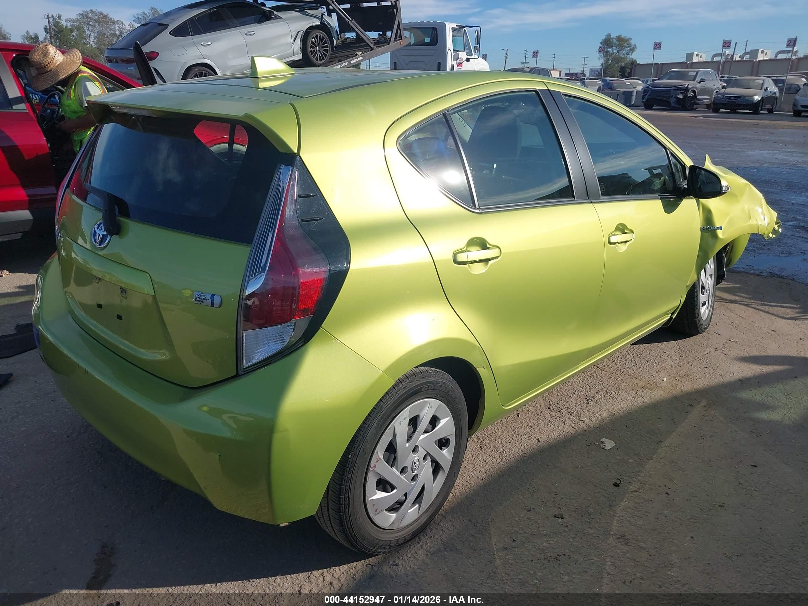 TOYOTA PRIUS image 4