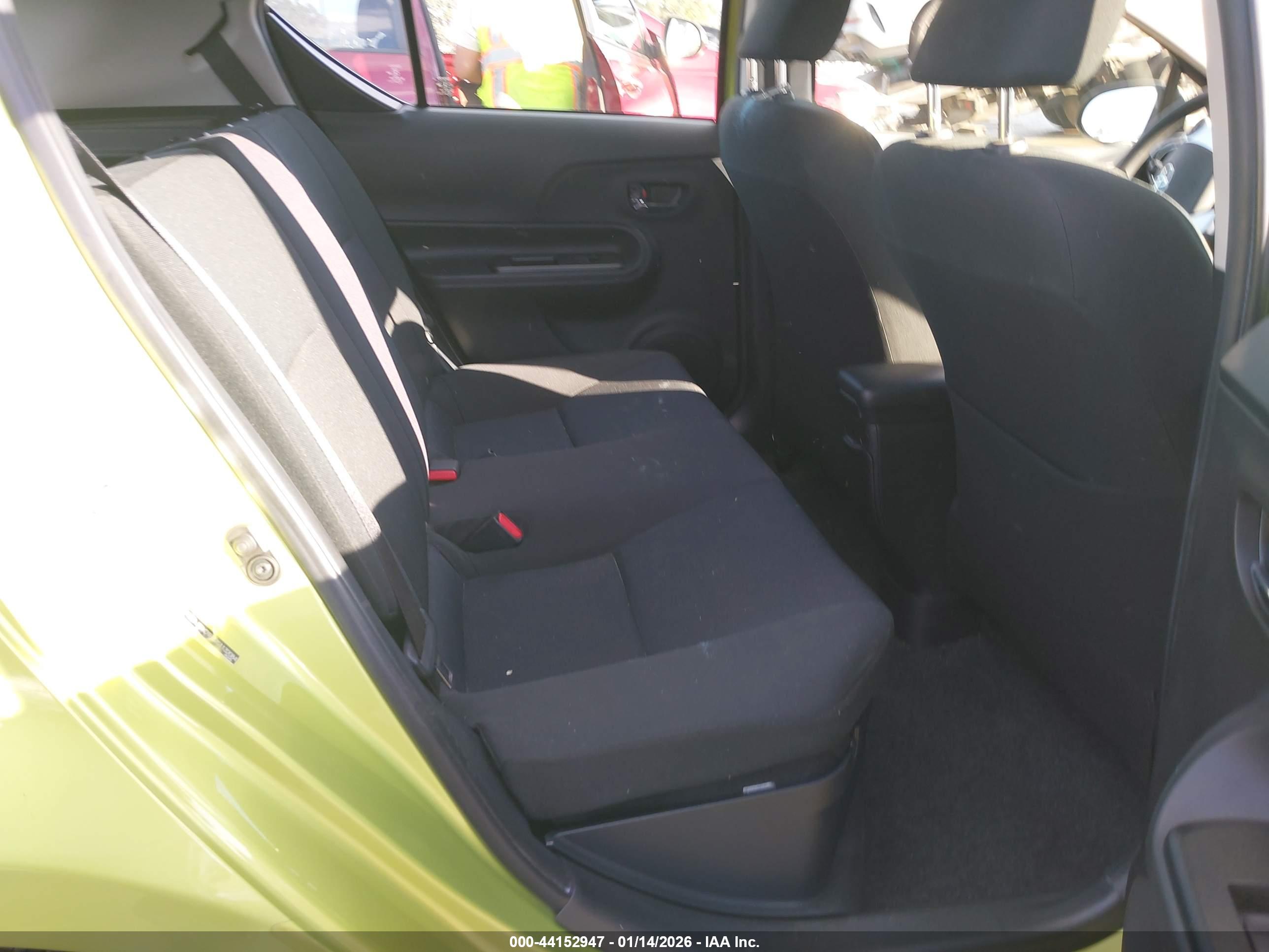 TOYOTA PRIUS image 8