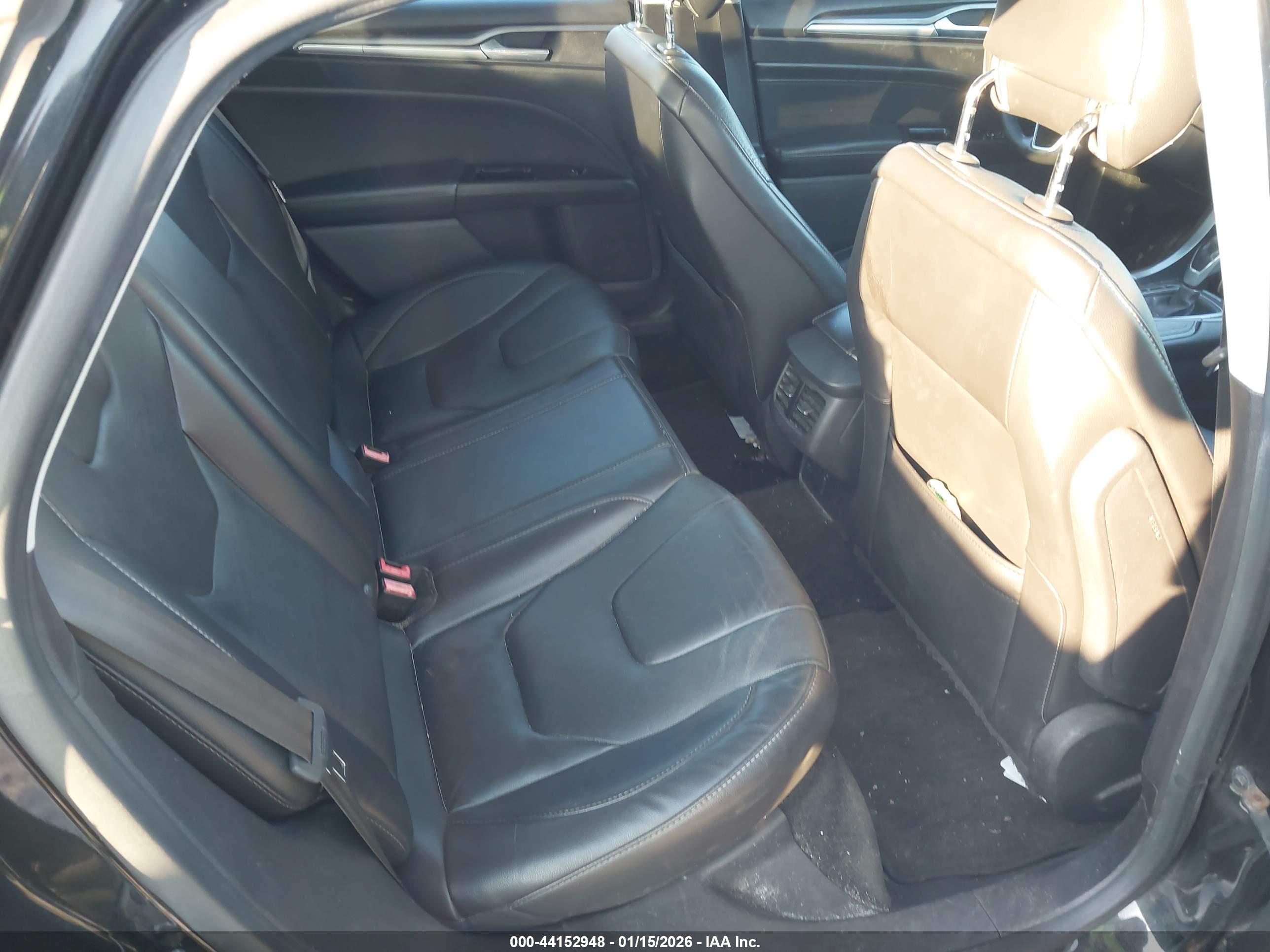 FORD FUSION image 8