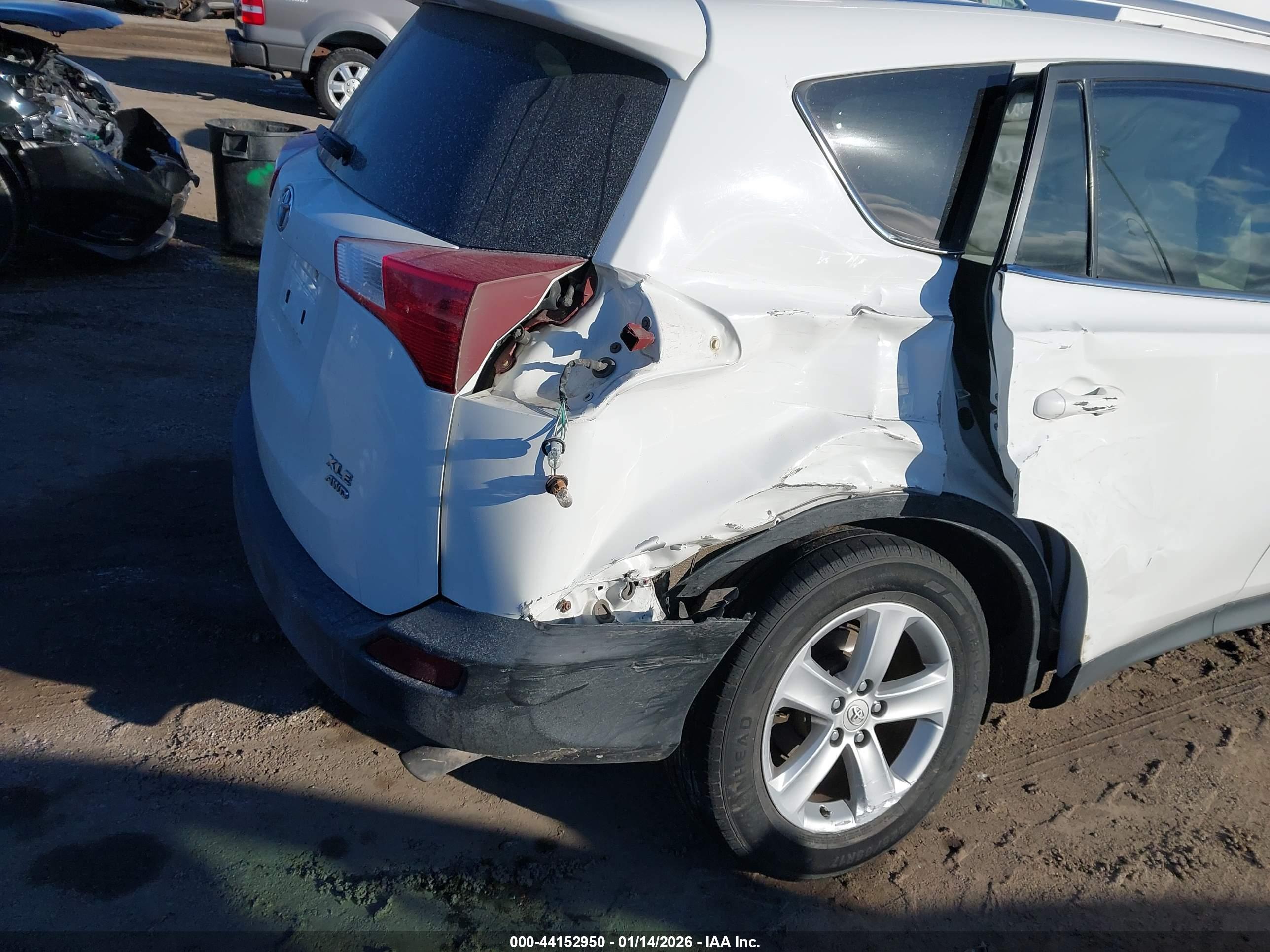 TOYOTA RAV4 image 6