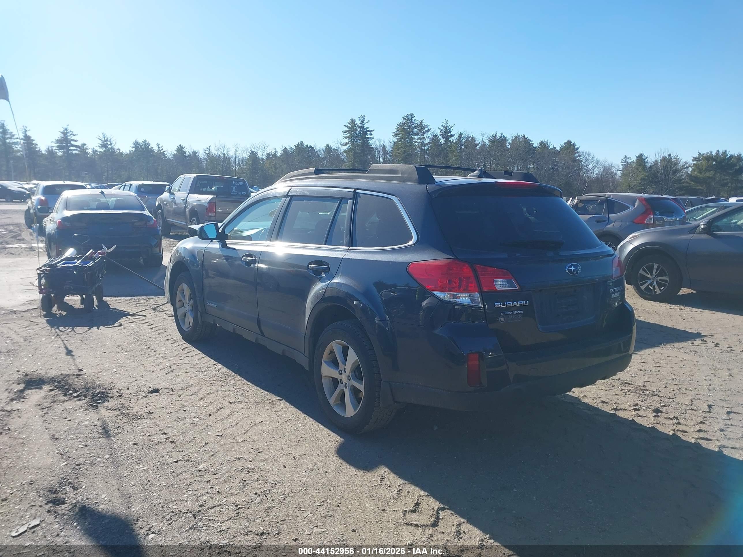 SUBARU OUTBACK image 3