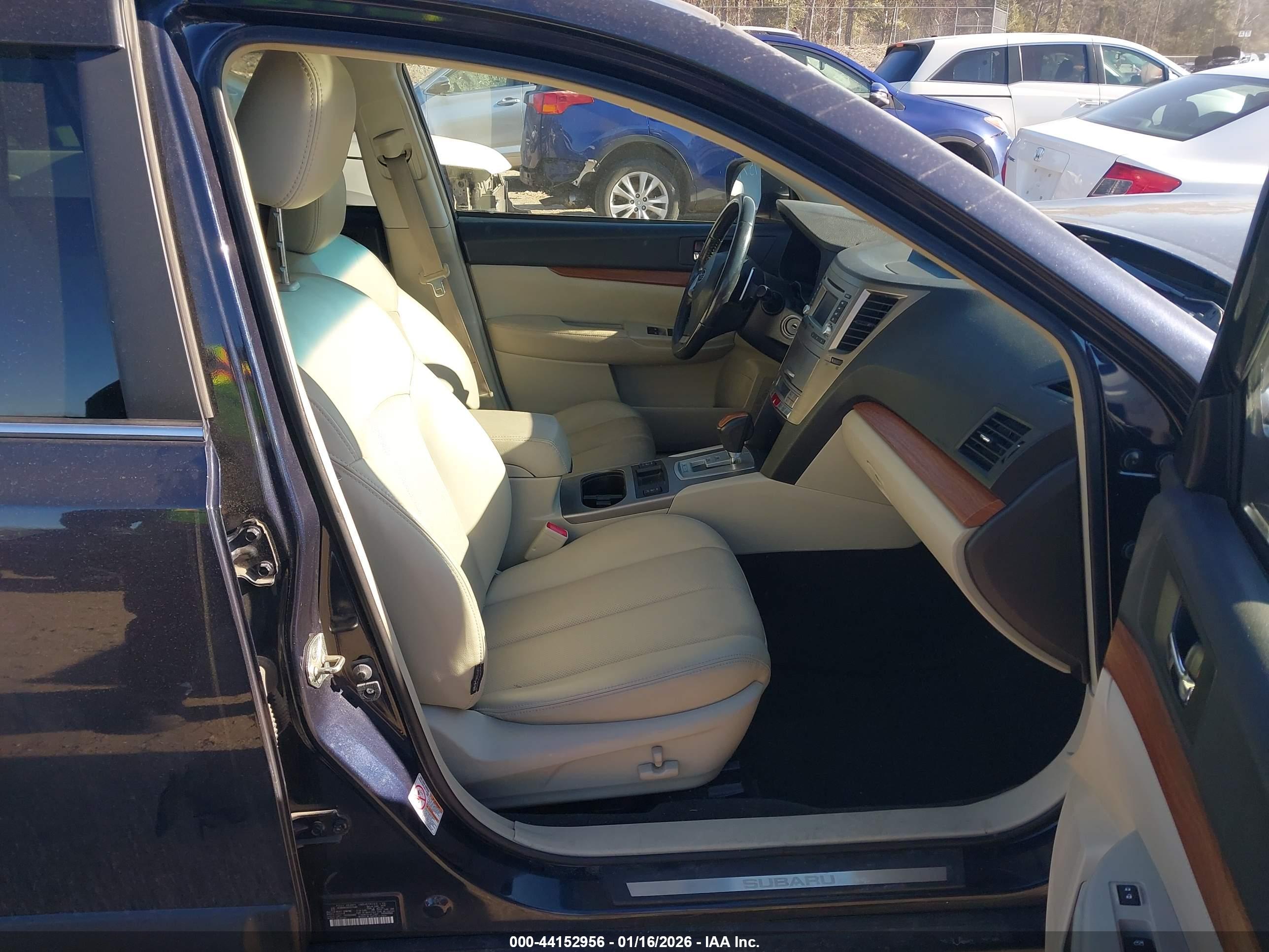 SUBARU OUTBACK image 5