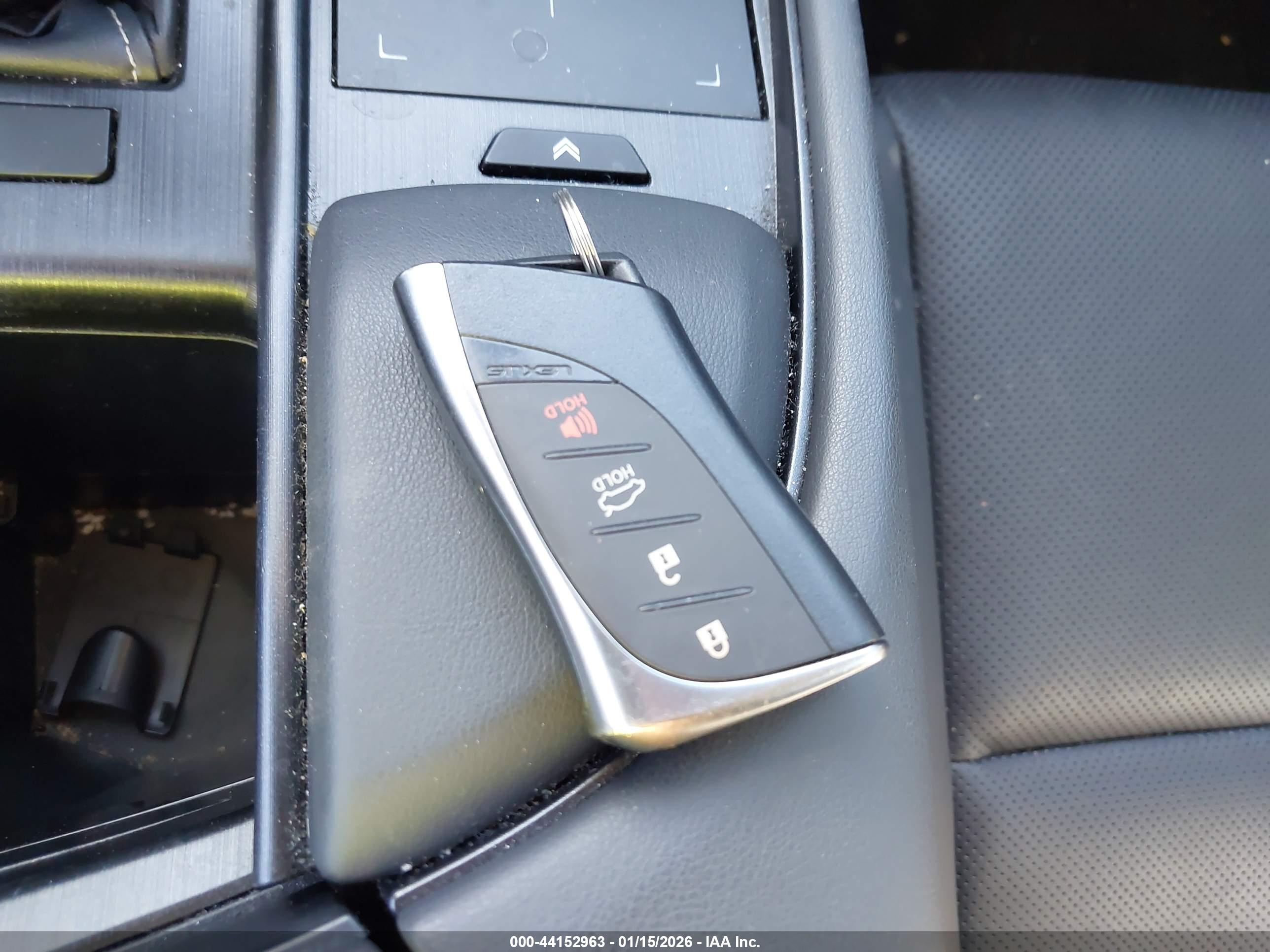 LEXUS ES image 11