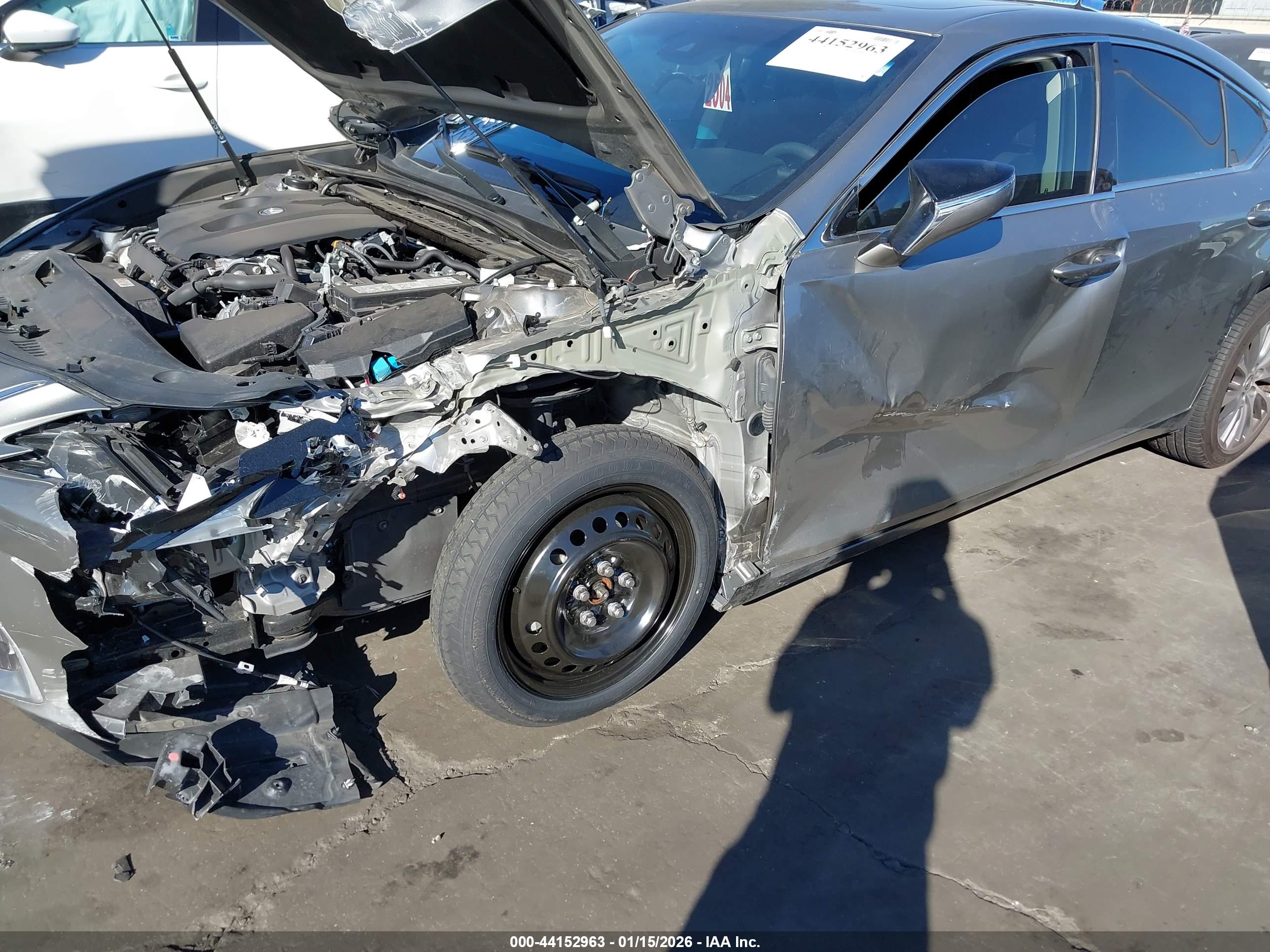 LEXUS ES image 6