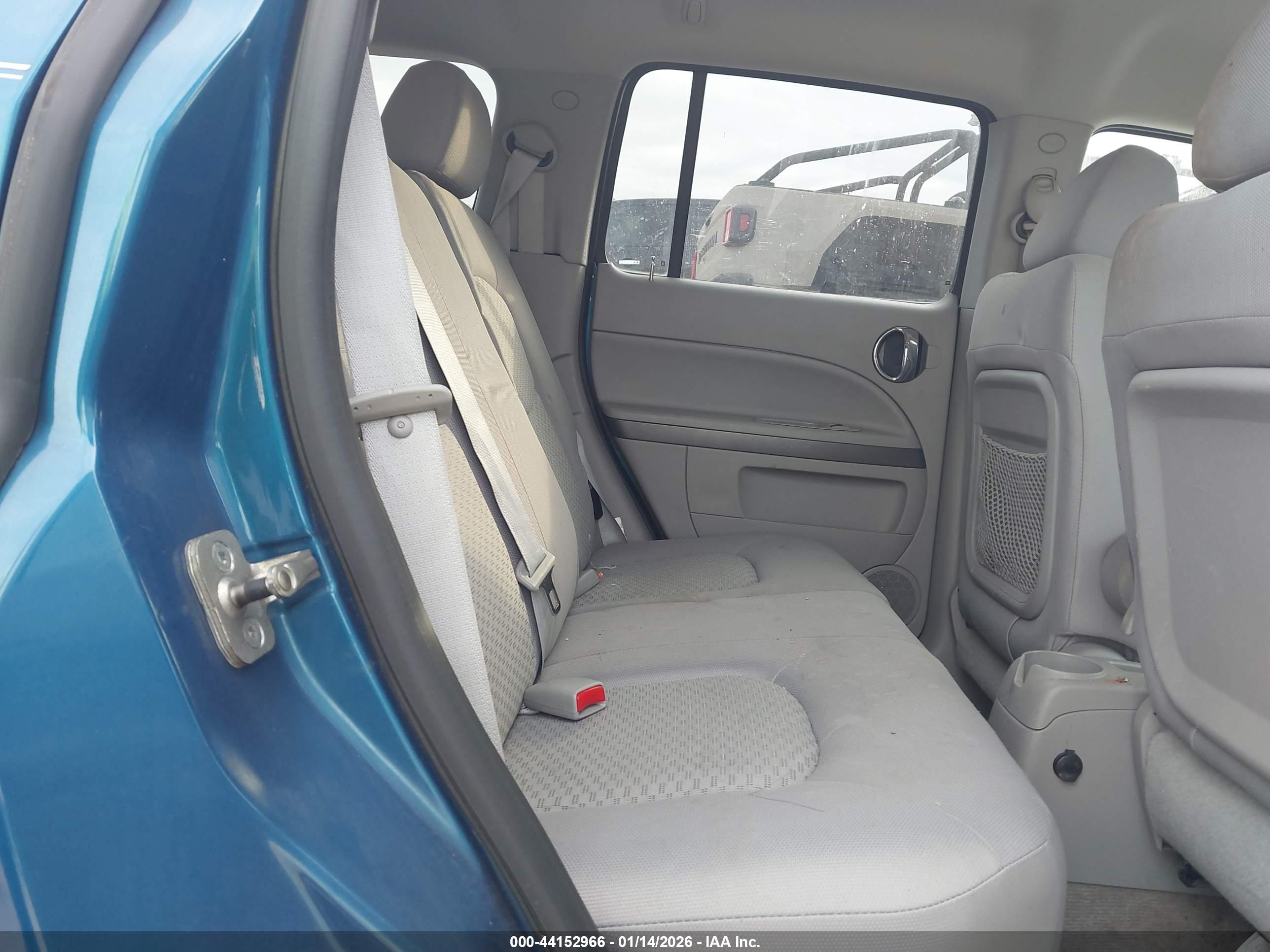 CHEVROLET HHR image 8