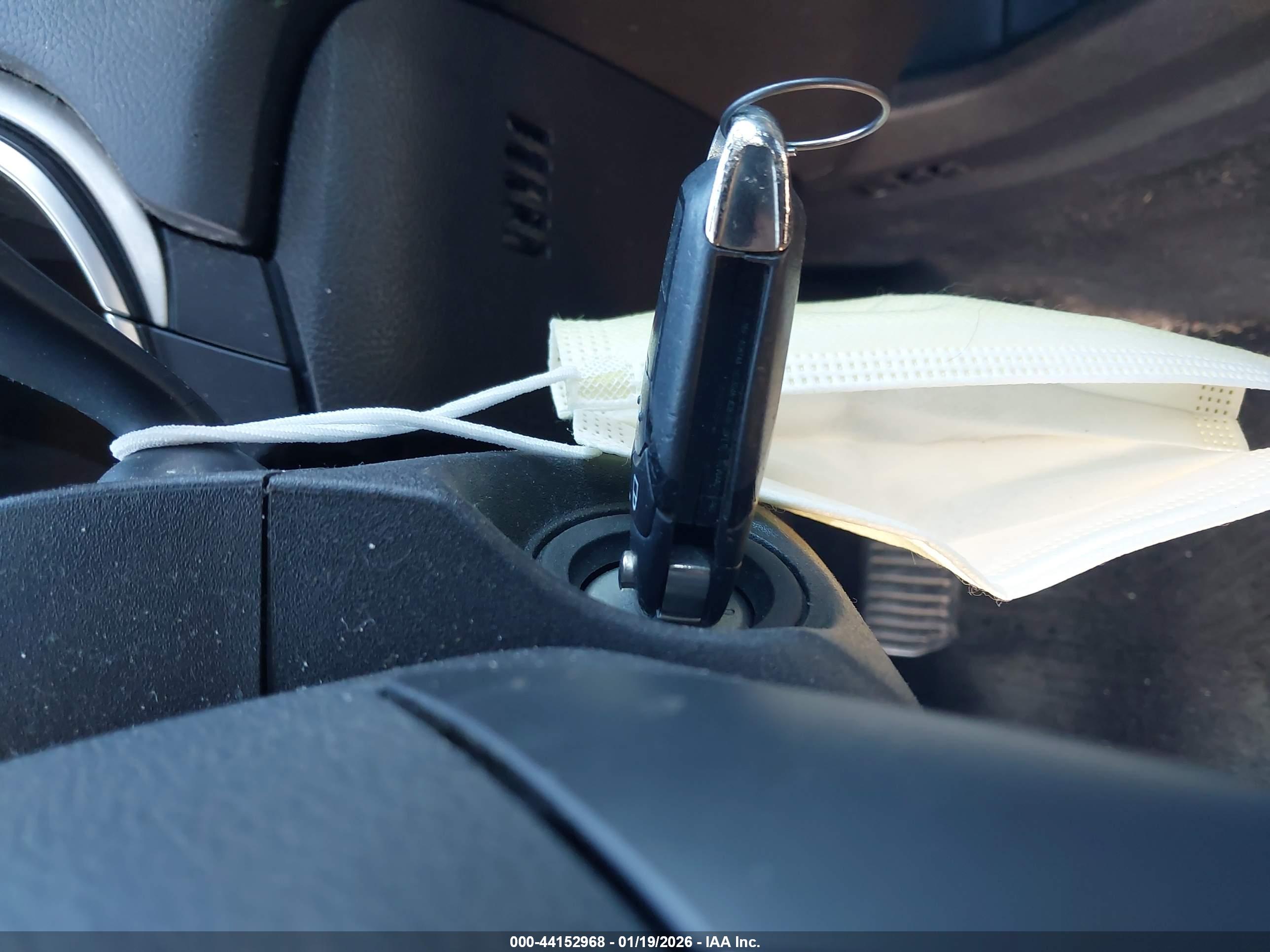 FORD FUSION image 11
