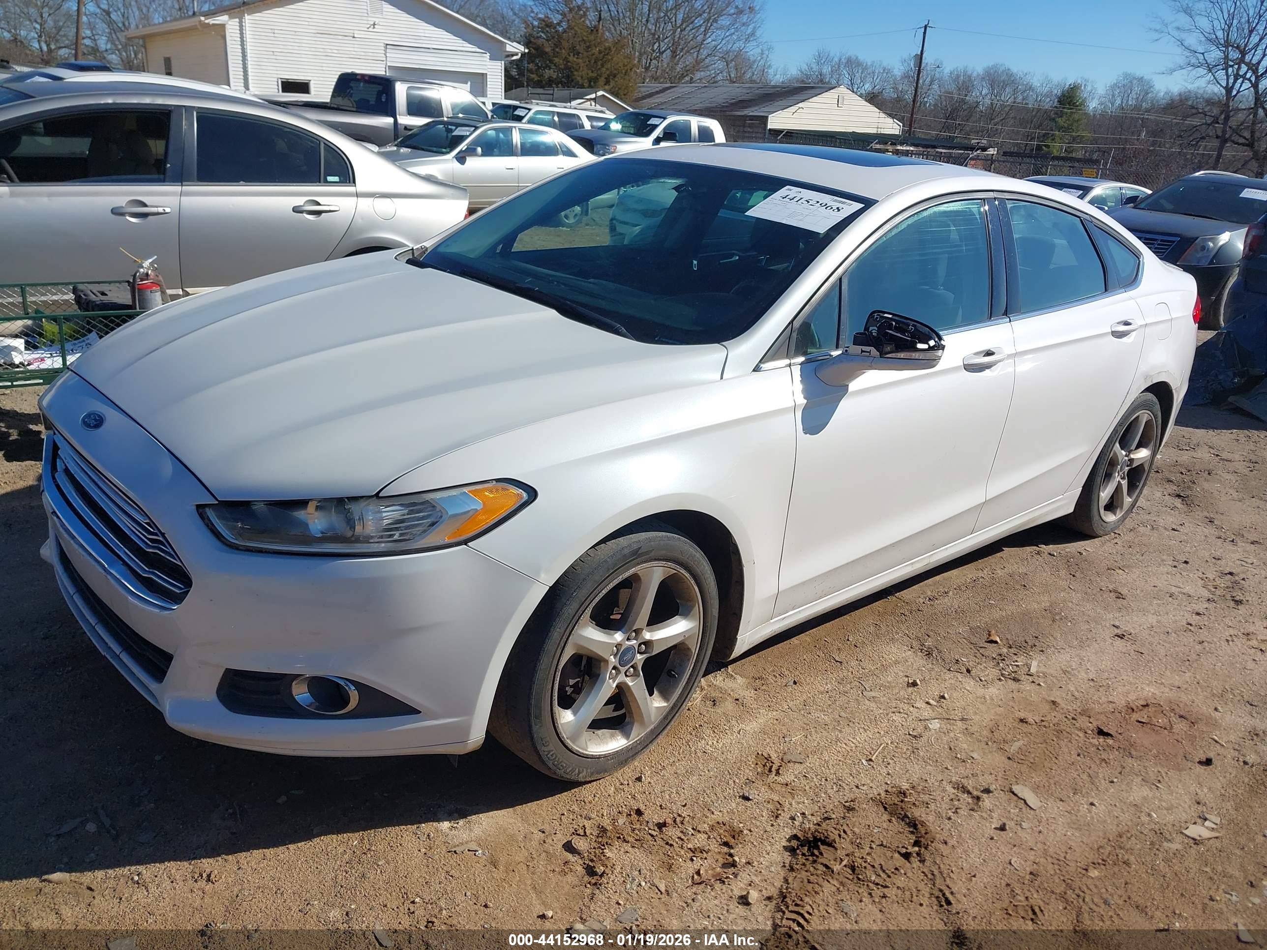 FORD FUSION image 2
