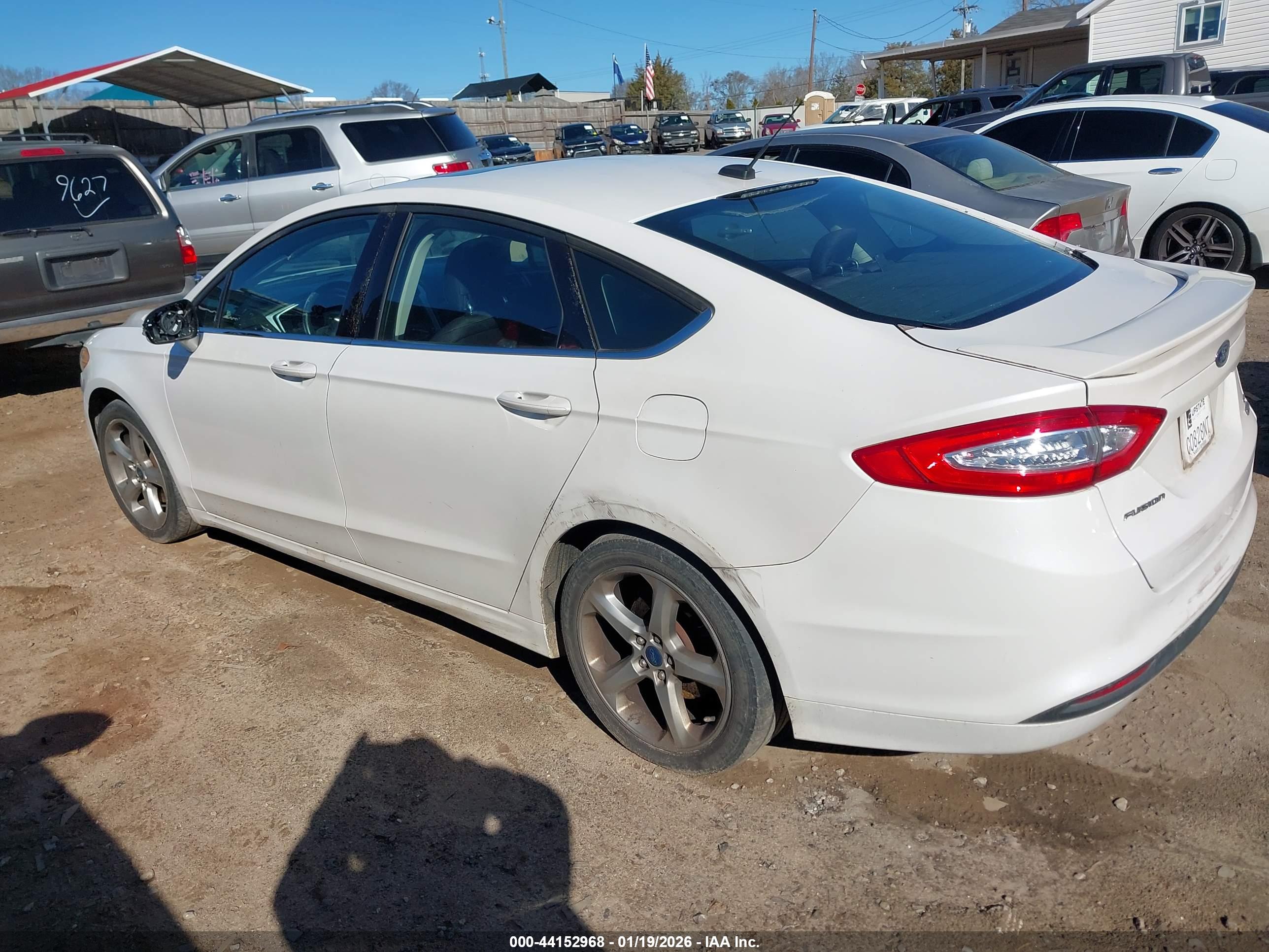FORD FUSION image 3