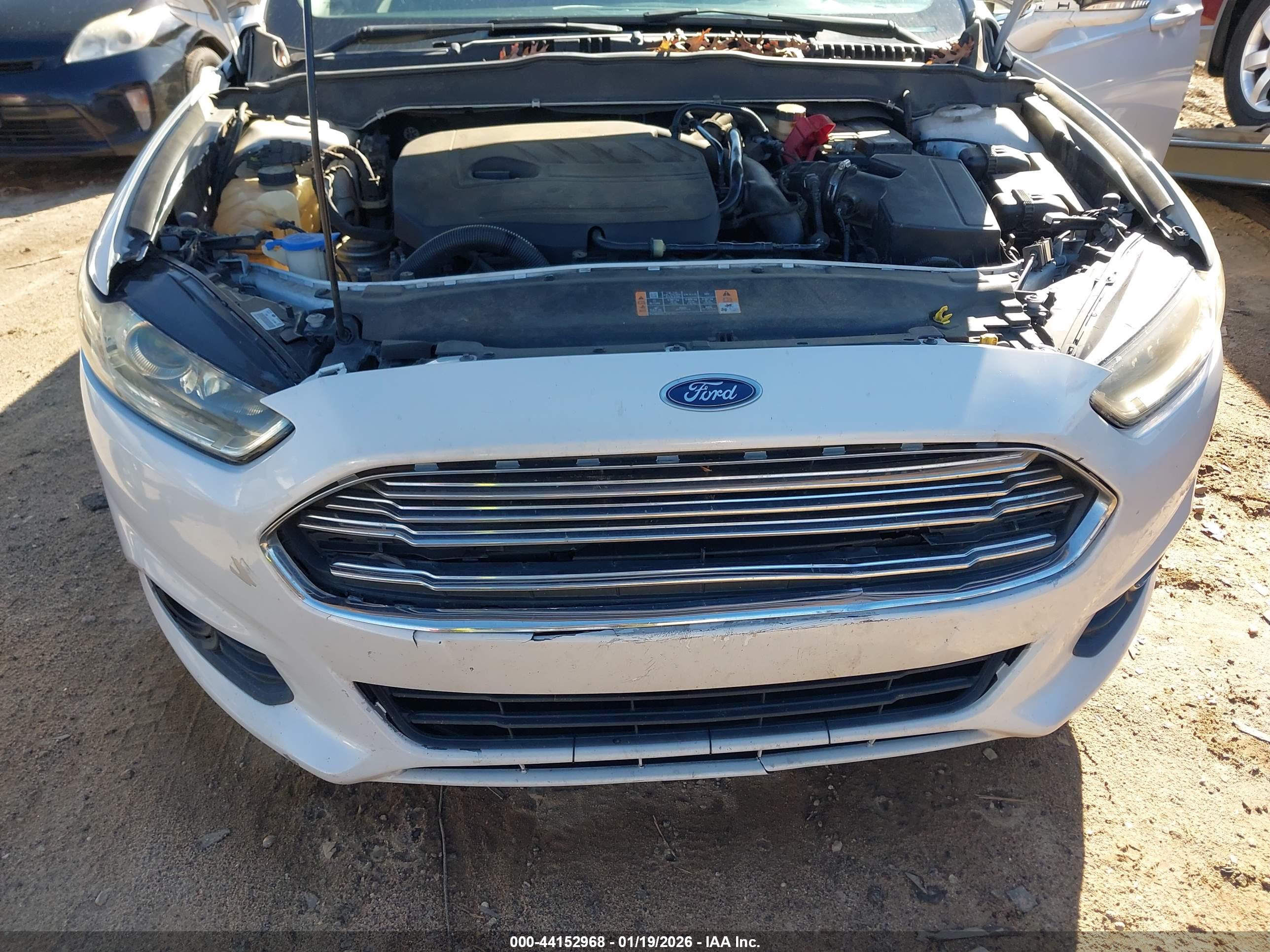 FORD FUSION image 6