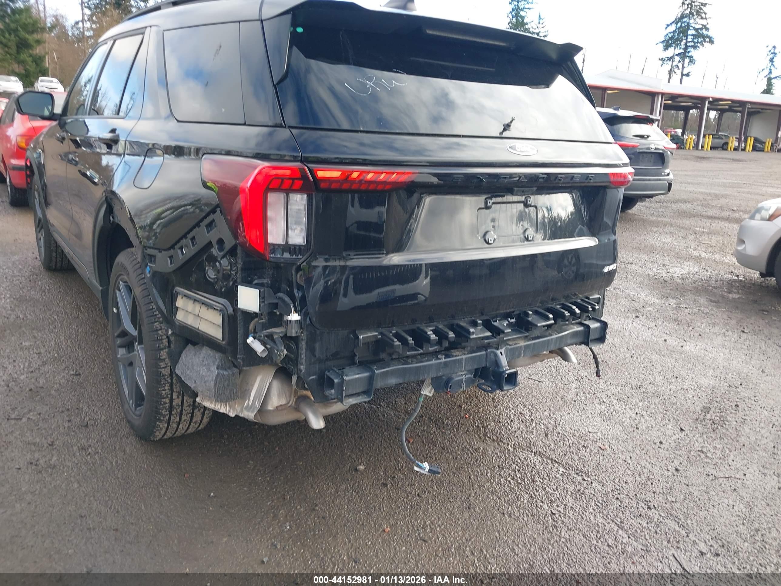 FORD EXPLORER image 6