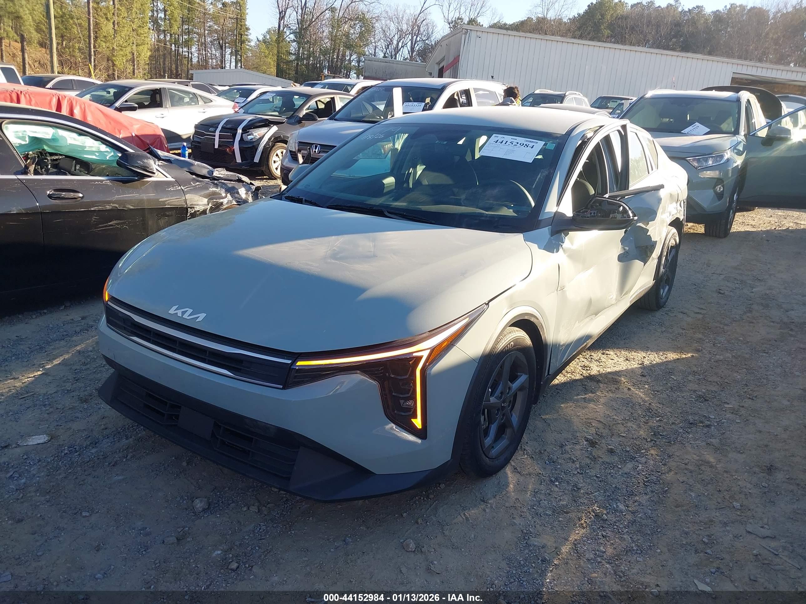 KIA K4 image 2