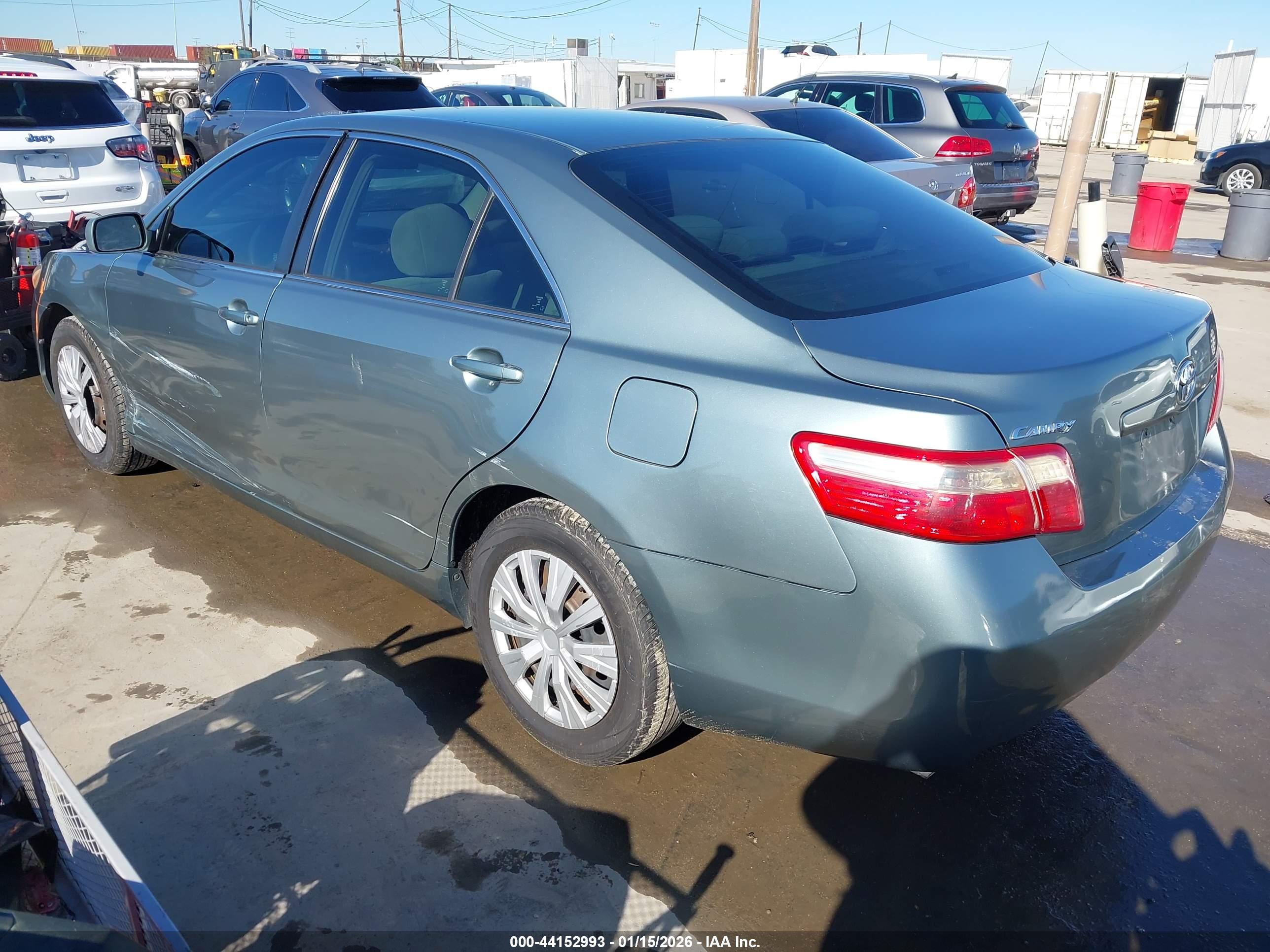 TOYOTA CAMRY image 3