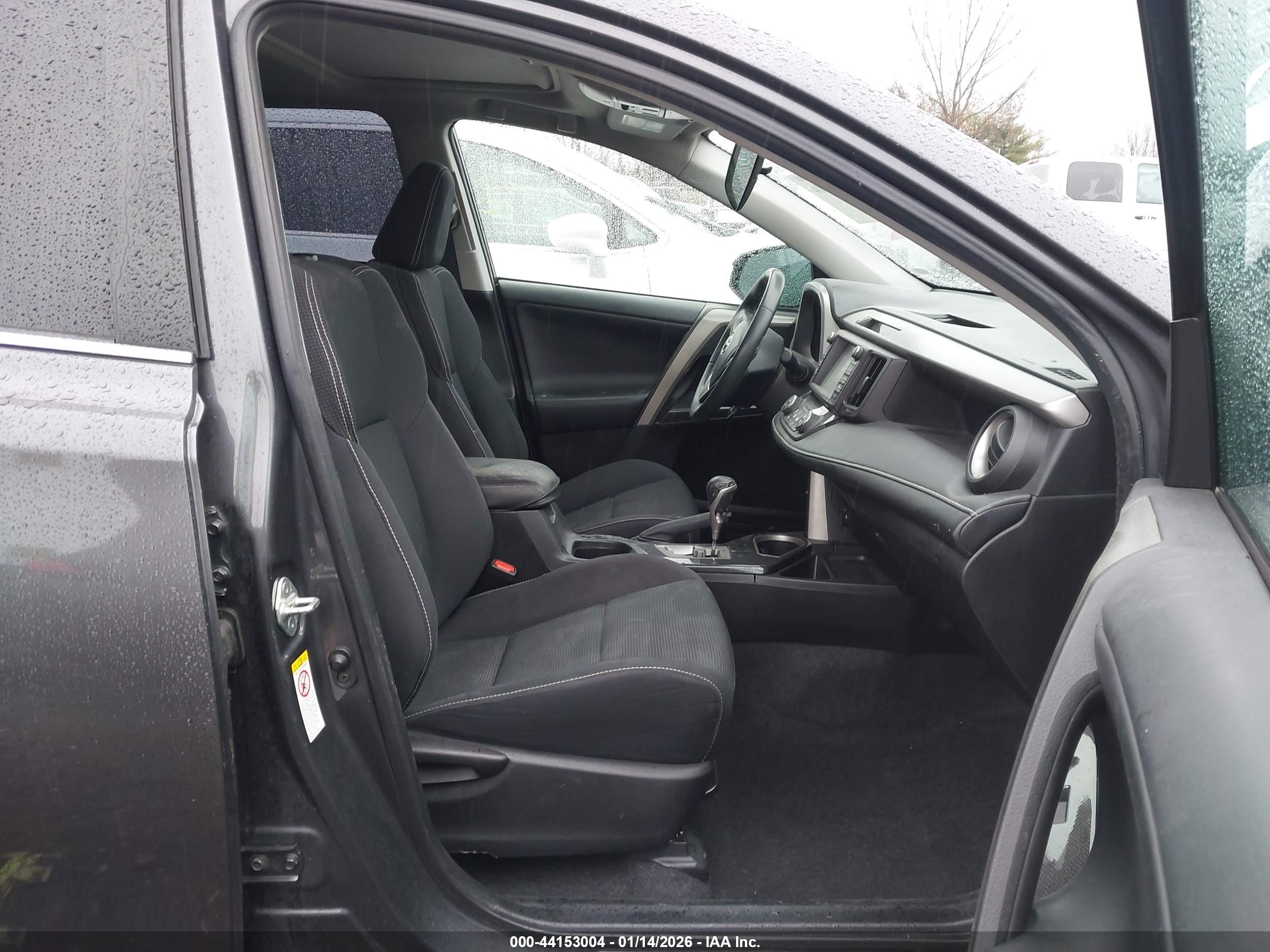 TOYOTA RAV4 image 5