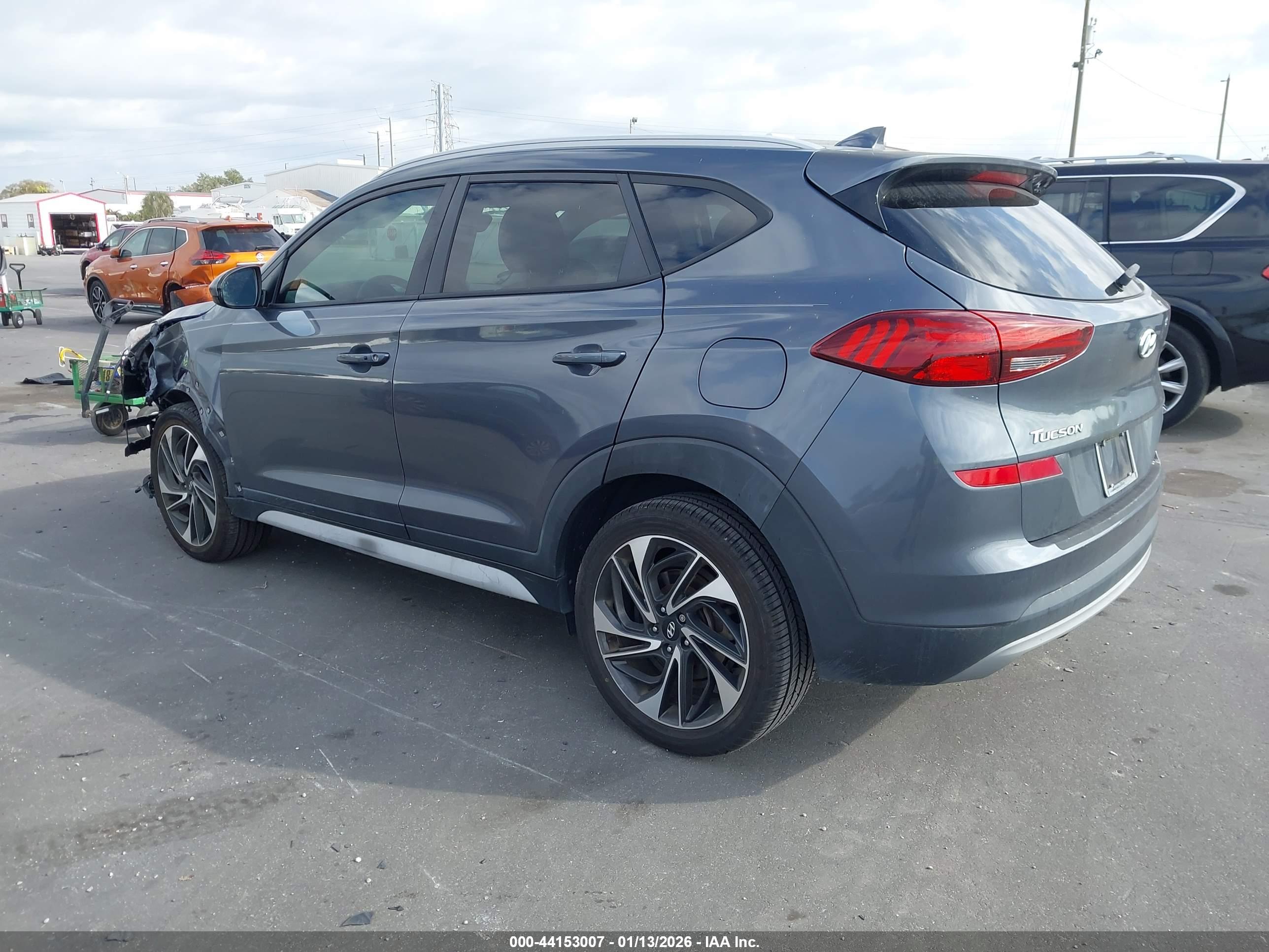 HYUNDAI TUCSON image 3