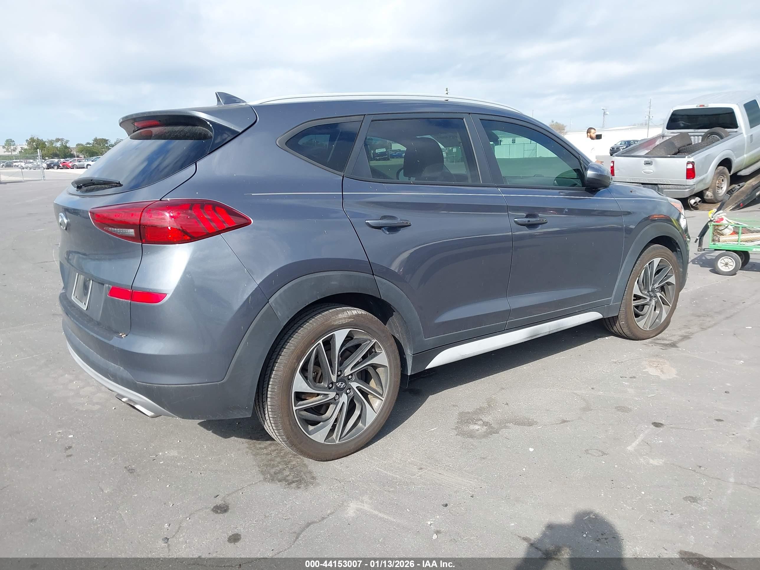HYUNDAI TUCSON image 4
