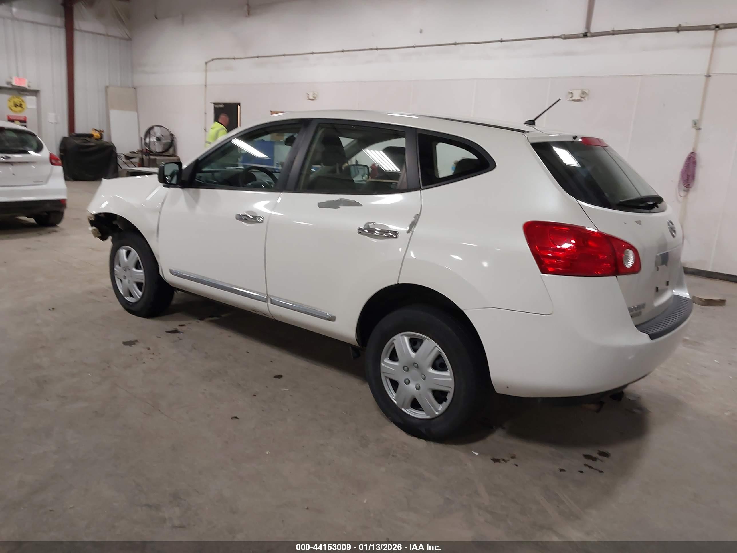 NISSAN ROGUE image 3