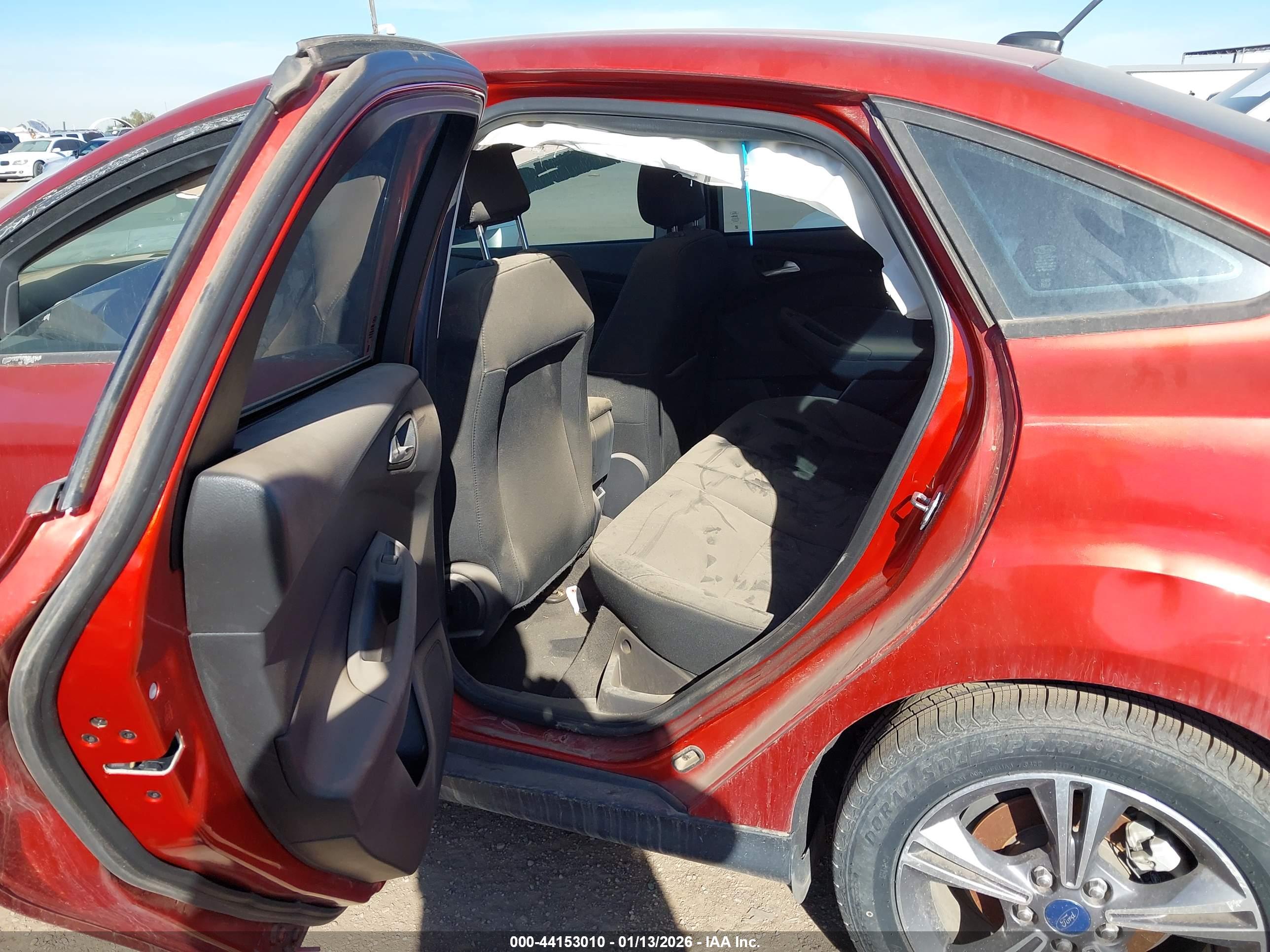 FORD FOCUS image 8