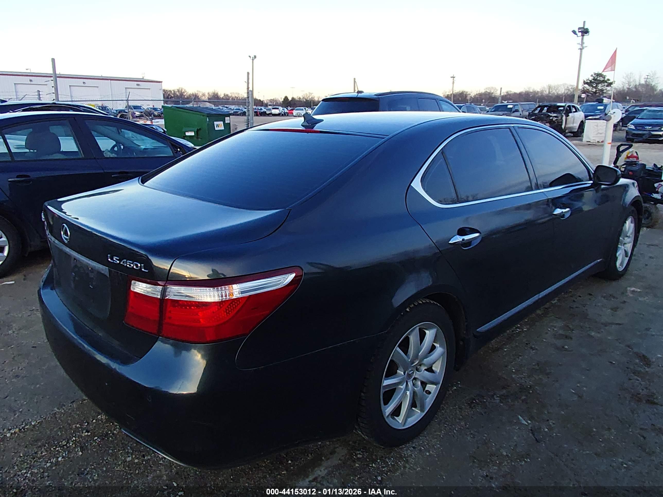 LEXUS LS image 4