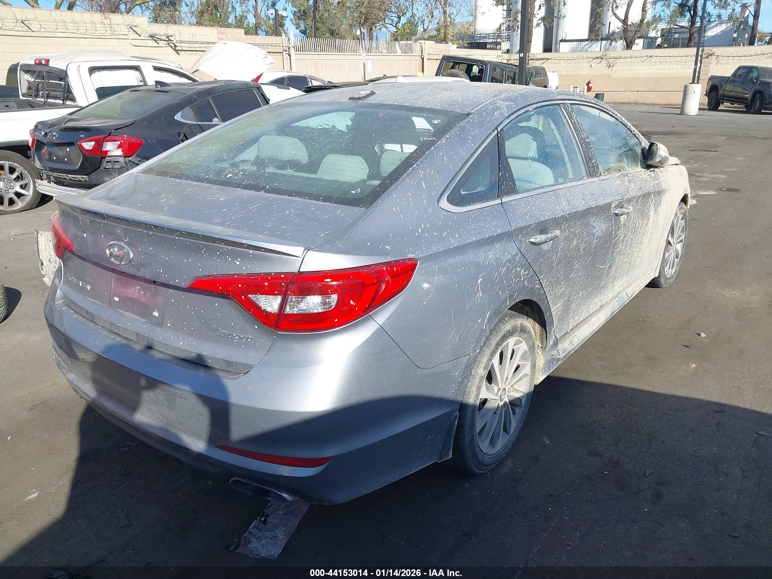 HYUNDAI SONATA image 4