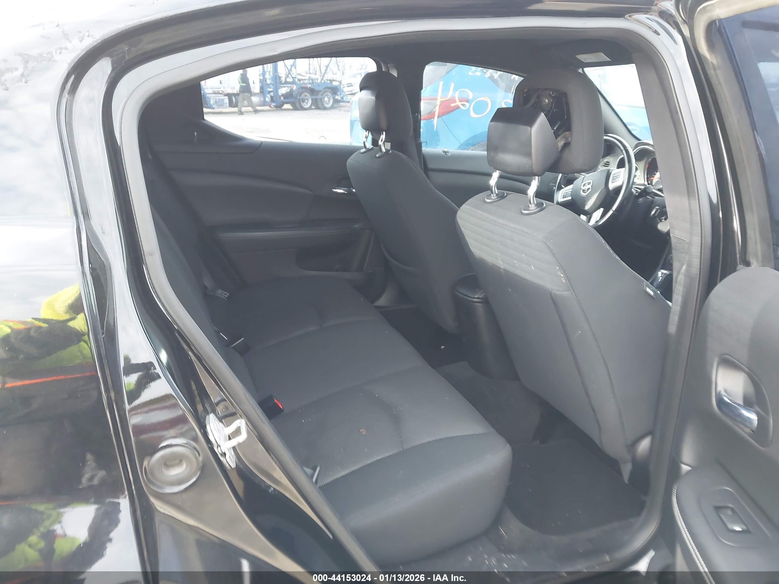 DODGE AVENGER image 8