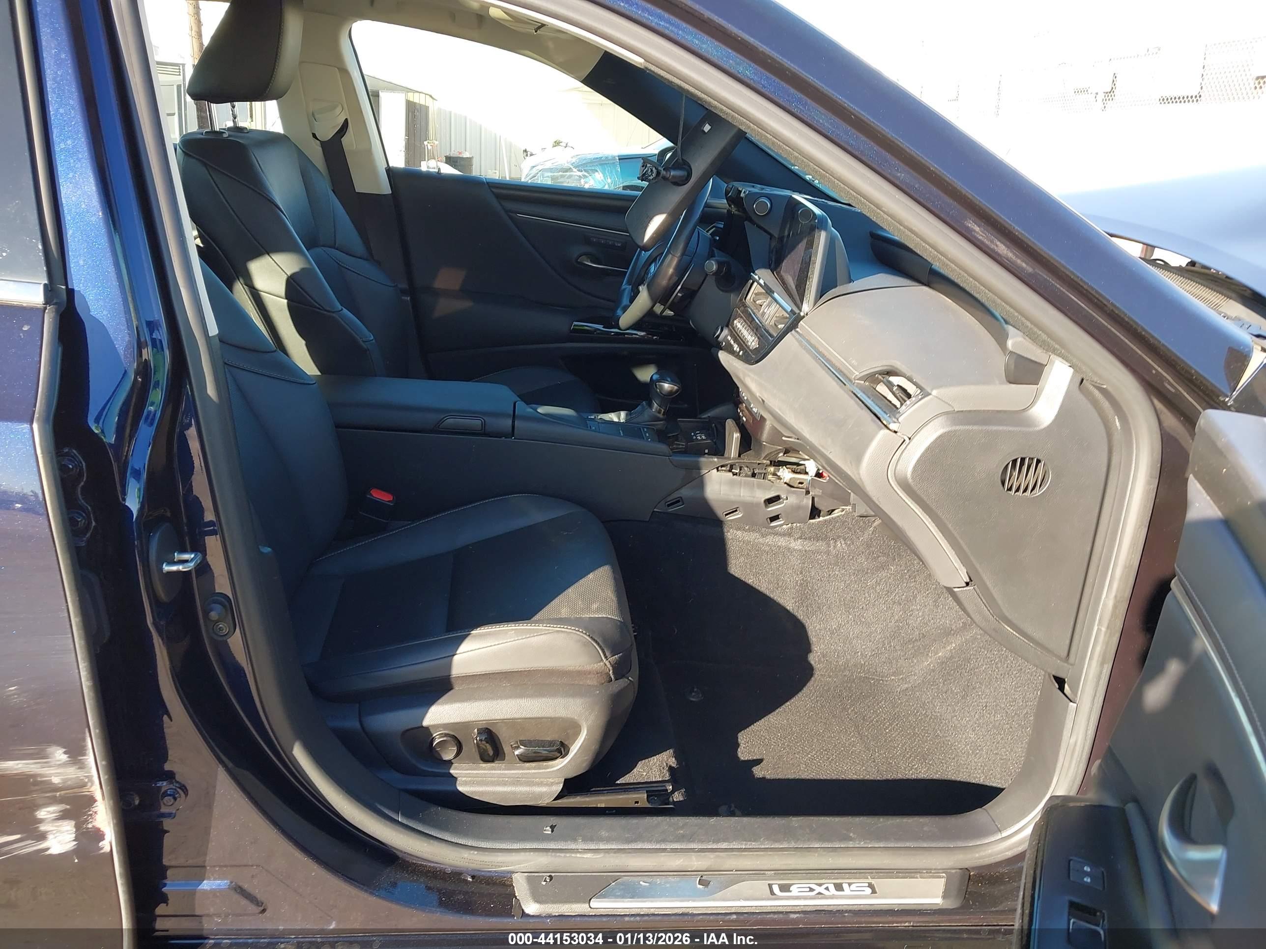 LEXUS ES image 5