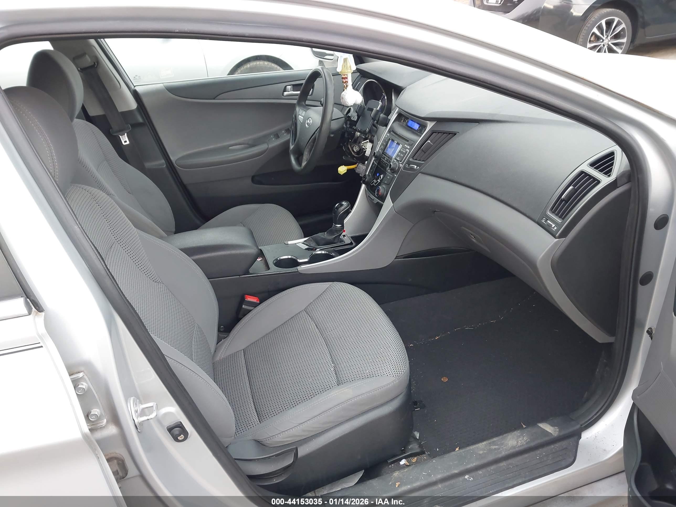 HYUNDAI SONATA image 5
