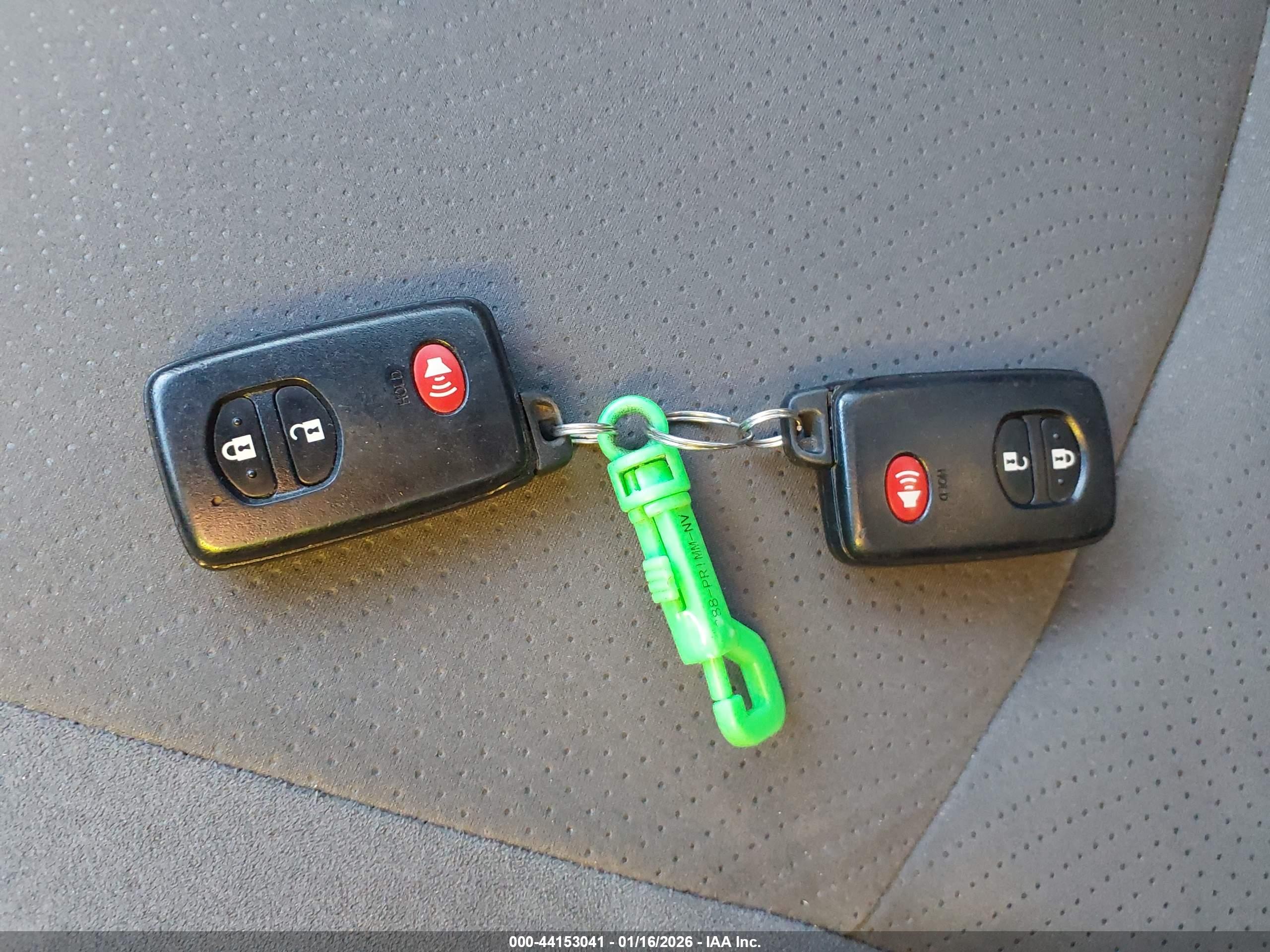 TOYOTA PRIUS image 11